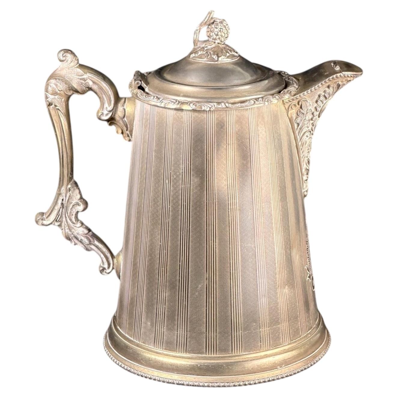 1856 circa. Caffettiera in argento placcato a doppia parete brevettata da F. Hall, Filadelfia, 30 cm in vendita