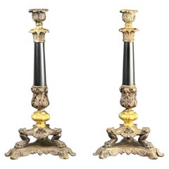 c.1860-1880 Coppia di candelieri francesi in bronzo e marmo nero, stile Luigi XV, 13,2