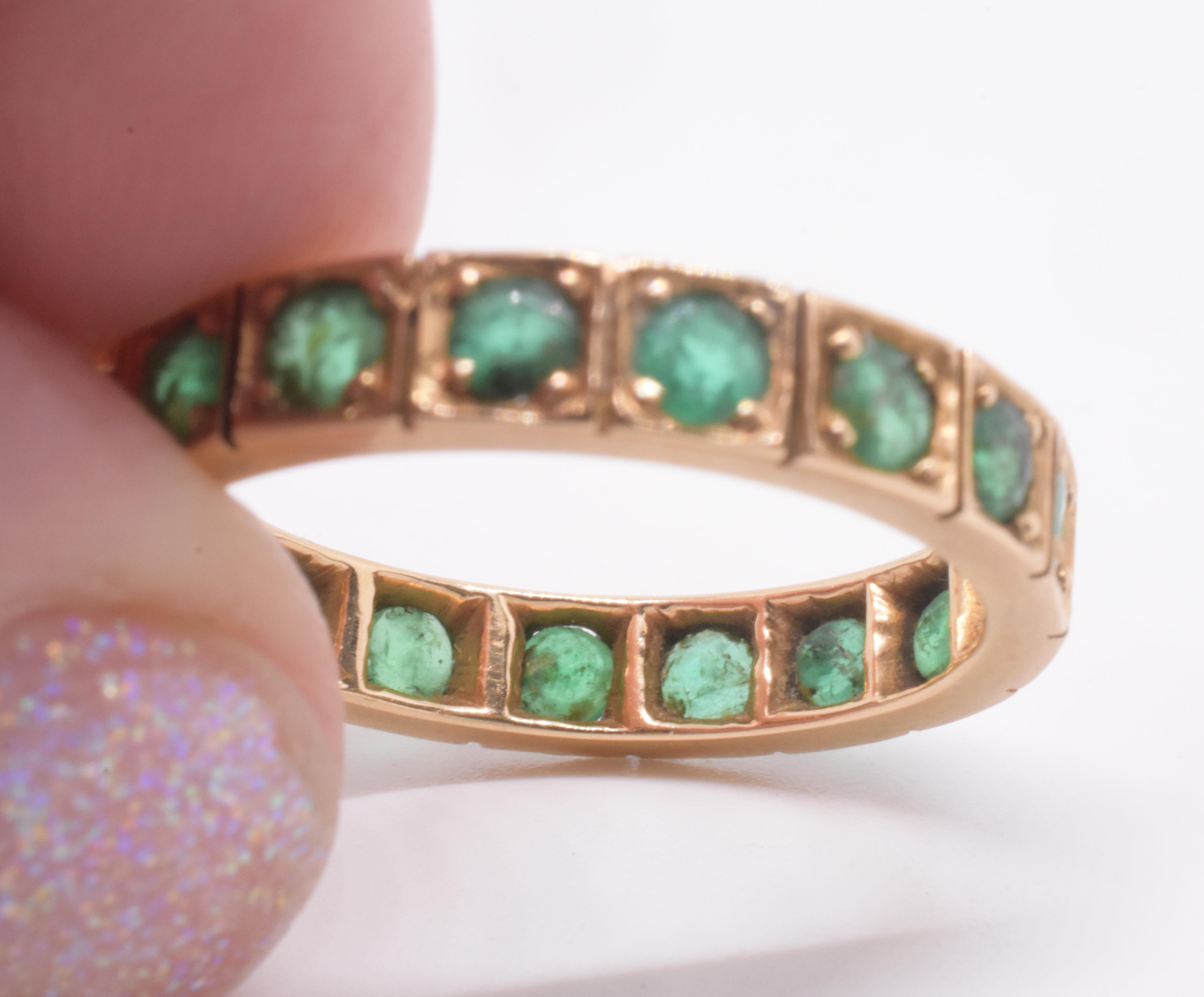 C1860 Columbian Emerald Antique Eternity Band en vente 4