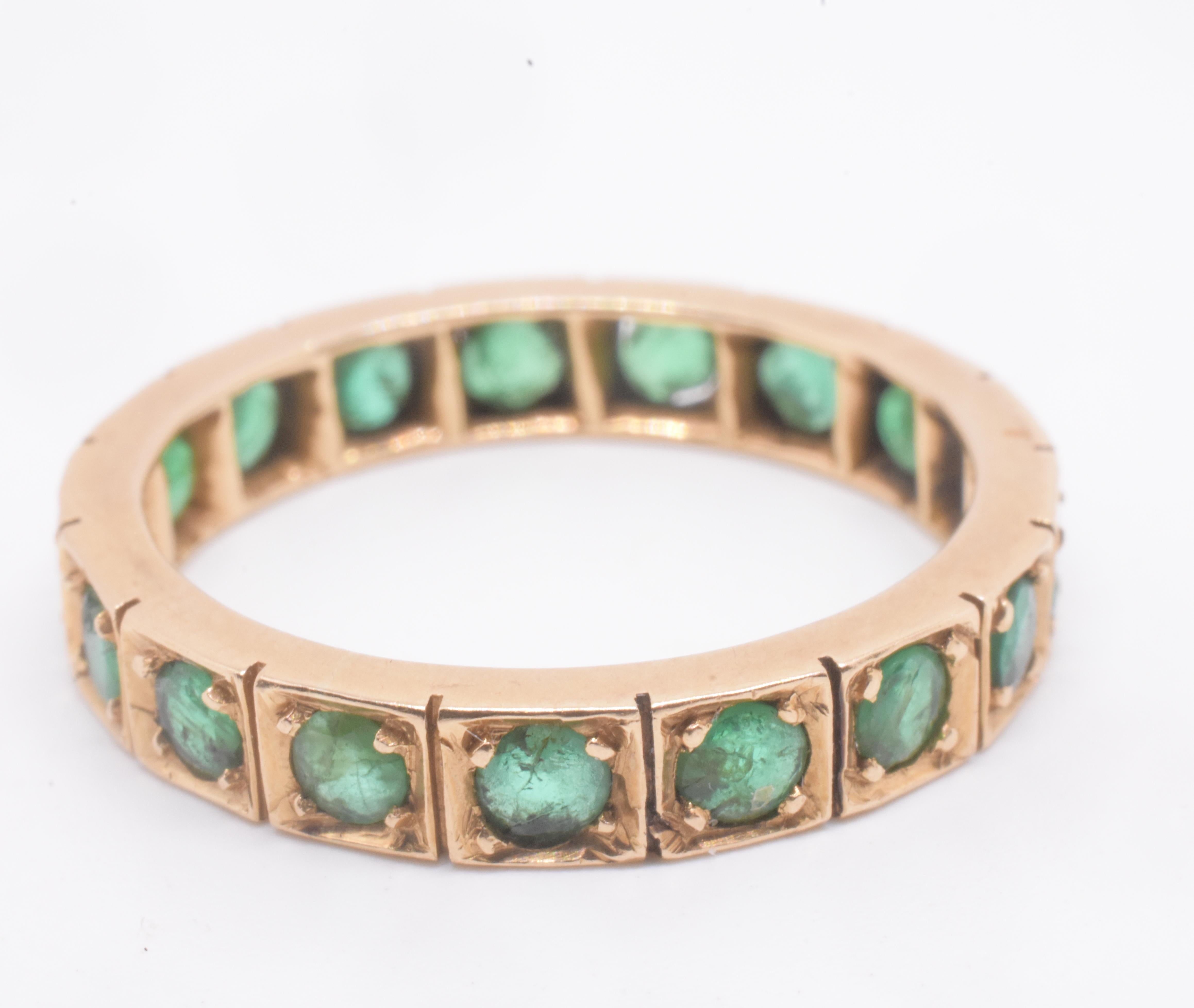 C1860 Columbian Emerald Antique Eternity Band en vente 2