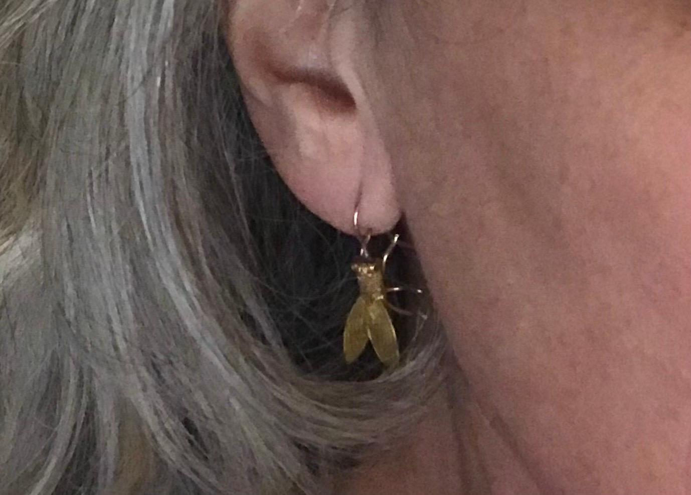 C1867 Gold toned Realistic Fly Earrings w/ Diamond Registry Mark 6