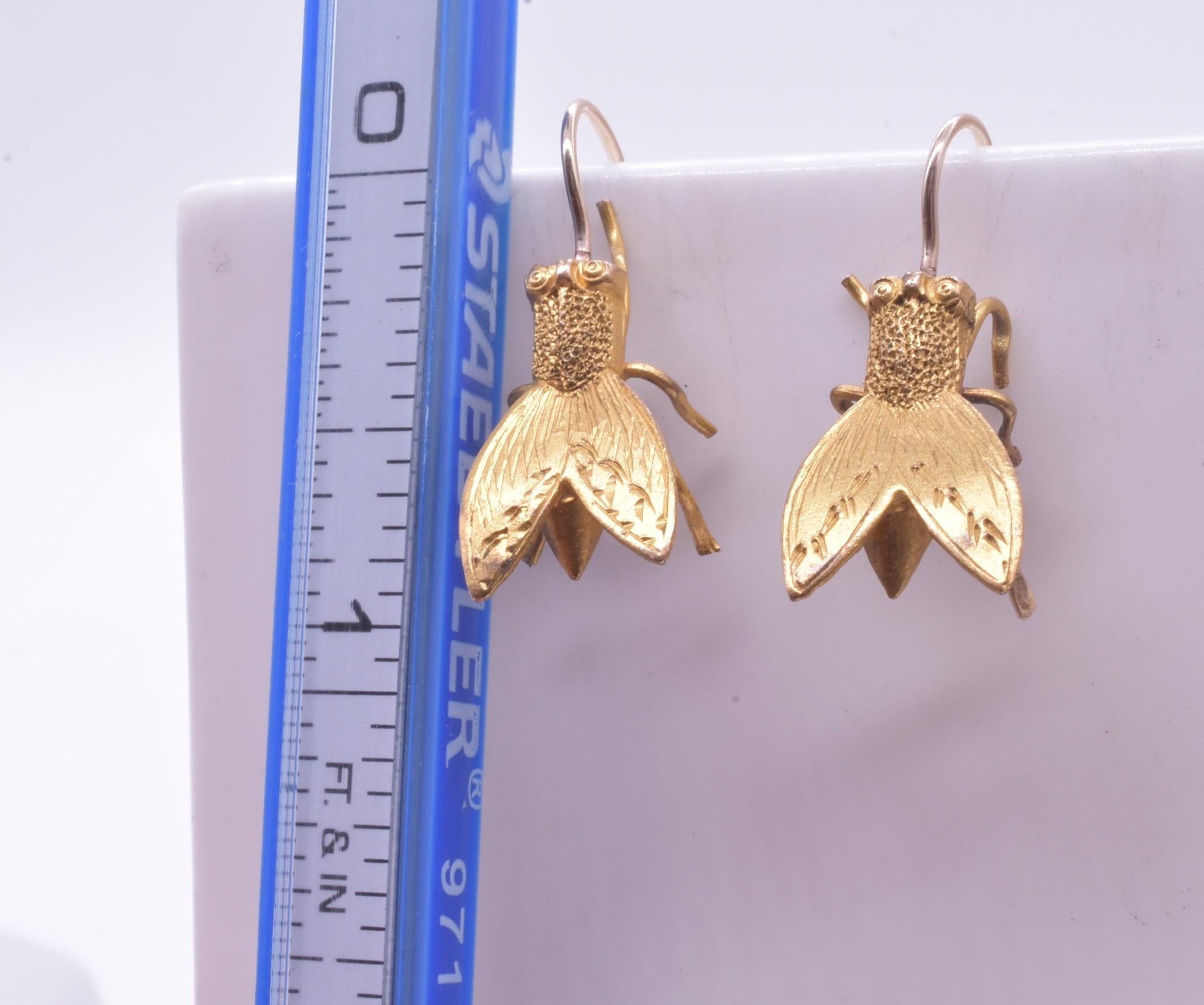 C1867 Gold toned Realistic Fly Earrings w/ Diamond Registry Mark  3