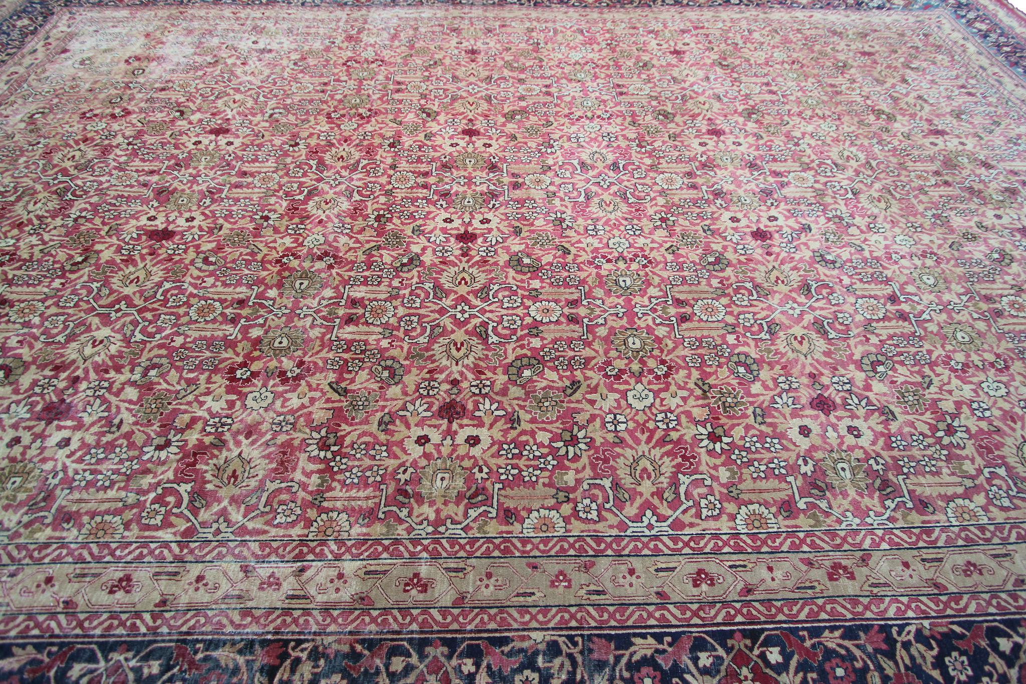 c1870 Rosa Antike Lavar Kermanshah Feiner Geometrischer Teppich 11x17ft 138cm x 519cm (Arts and Crafts) im Angebot