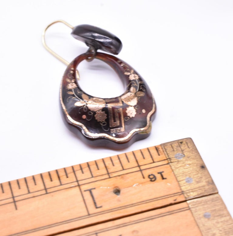 Pique Greek Key Hoop Earrings, circa 1870 For Sale 6