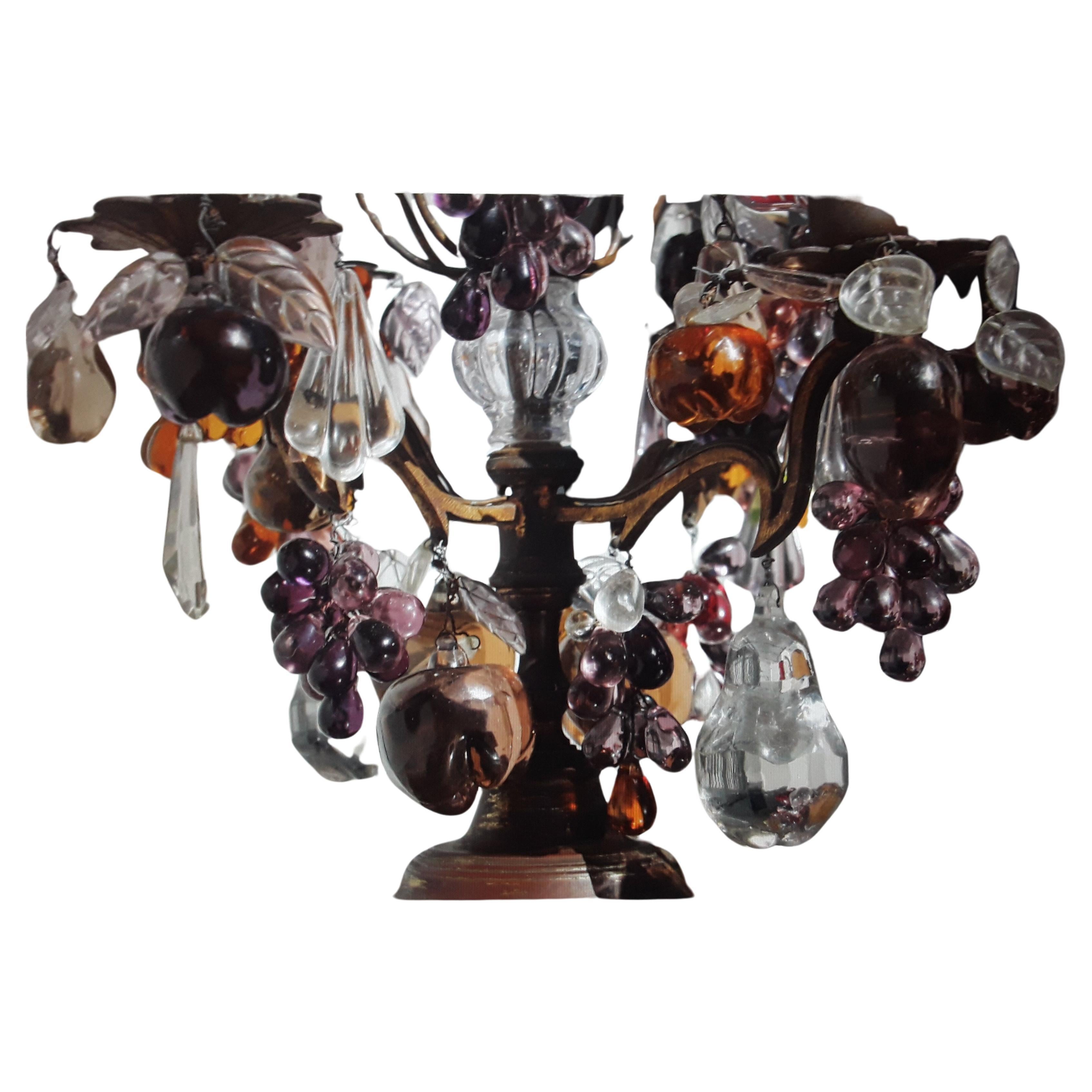 c1880 Lampe de table/ Girandole en bronze de style Louis XV chargée de nombreux fruits en cristal de Murano. Cette lampe, désormais électrifiée, est stupéfiante. Veuillez regarder attentivement les photos, elles décrivent bien la situation.