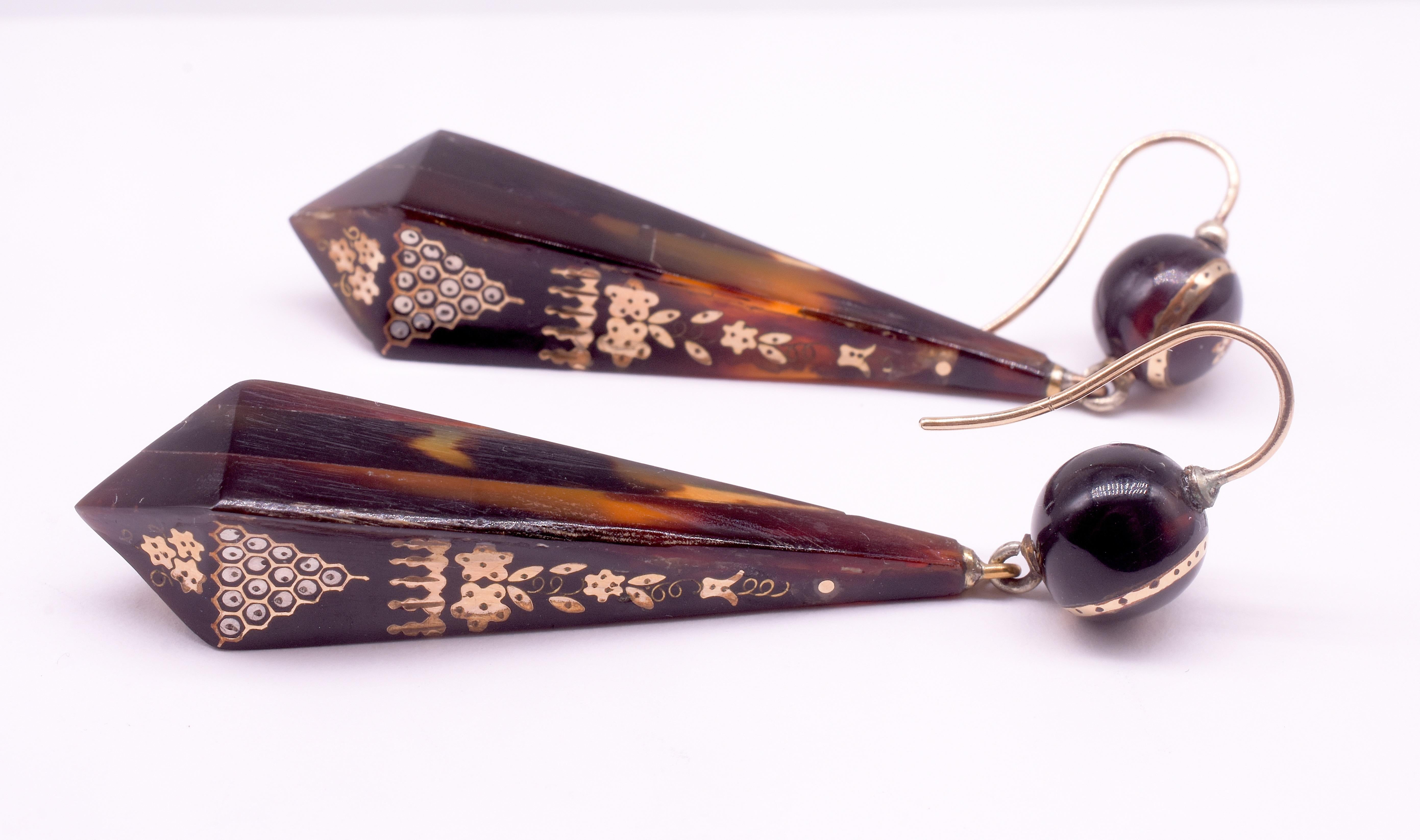 C1880 Pique Pose Earrings in a Long Pyramid w/ Inlaid gold behive pattern im Angebot 8