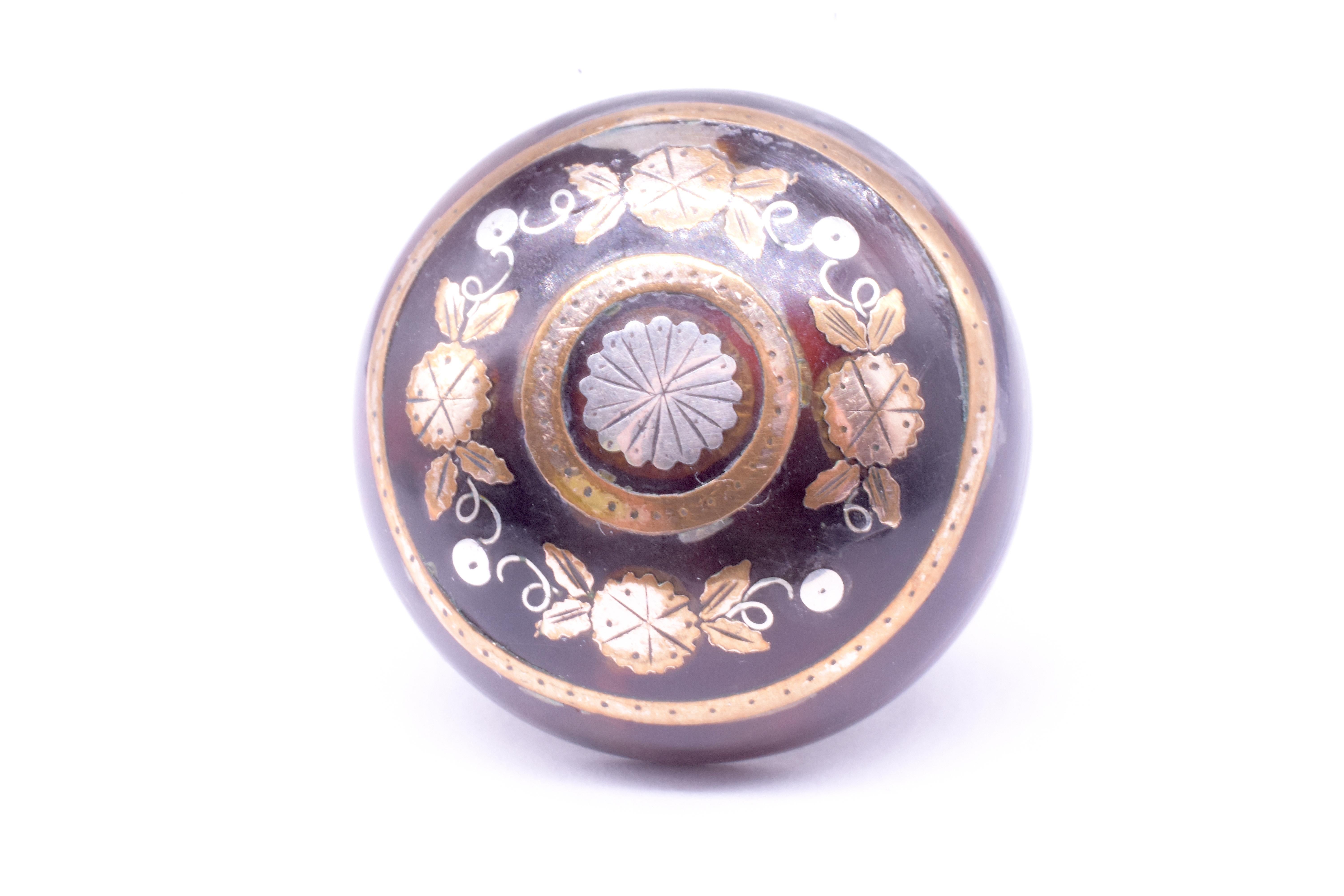 Anello floreale Pique Pose C1880 con intarsi in oro e argento, misura 5,75 in vendita 3