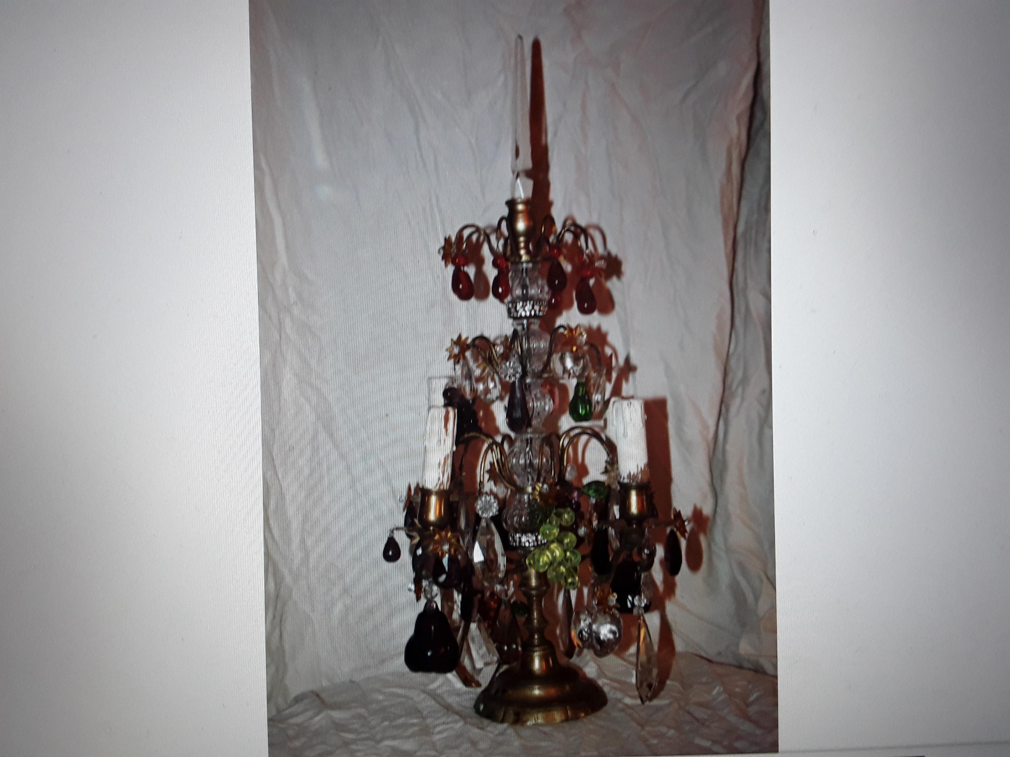 Français Lampes de table Girandole de style Louis XV française des années 1880 en bronze avec fruits en cristal en vente