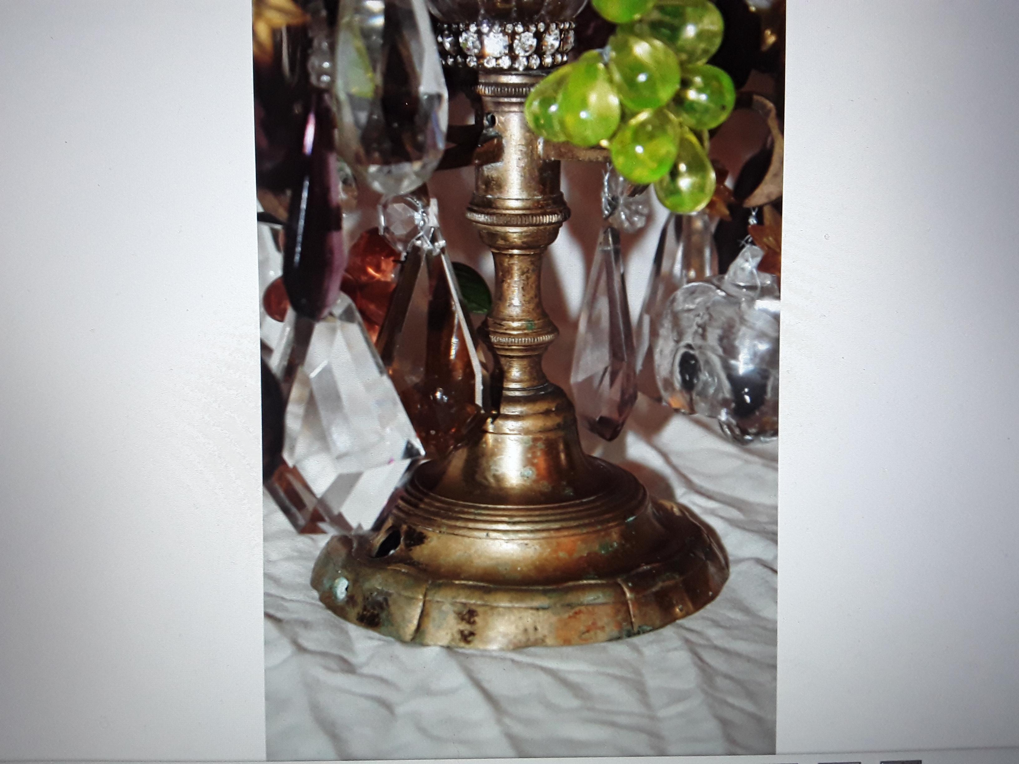 Lampes de table Girandole de style Louis XV française des années 1880 en bronze avec fruits en cristal Bon état - En vente à Opa Locka, FL