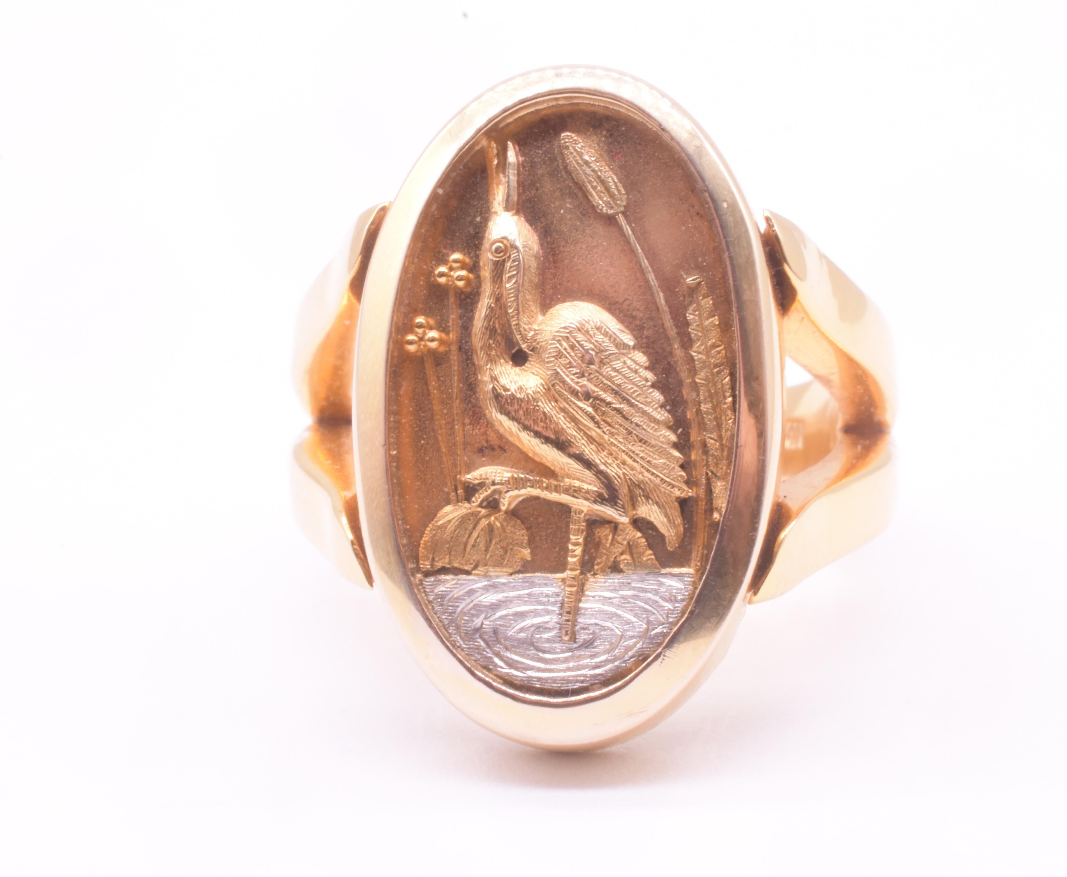 C1885 Gemischte Metall 14K Gold und Platin Japanesque Ring w Crane sz 7.75 im Zustand „Hervorragend“ im Angebot in Baltimore, MD