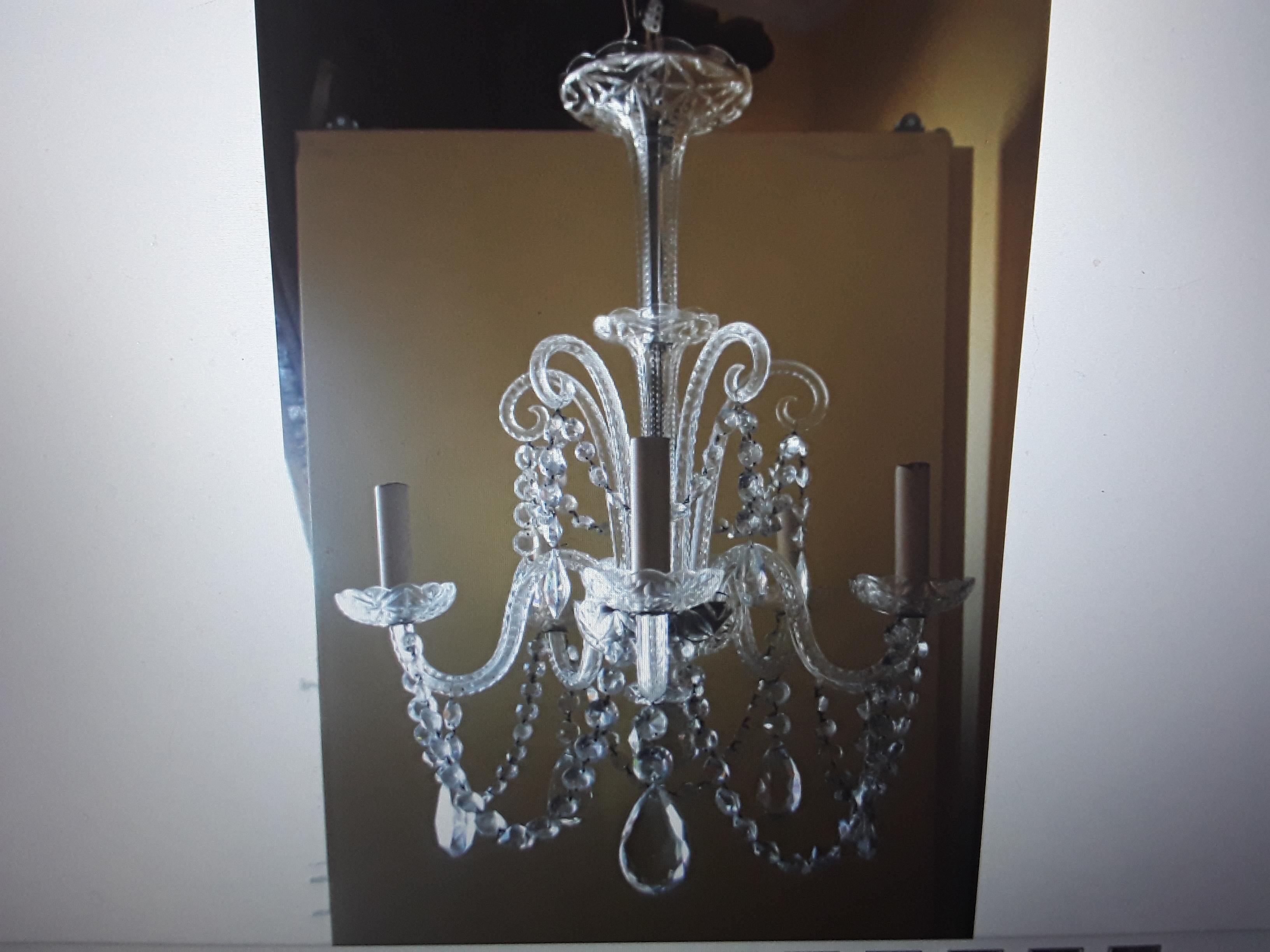 c1890-1900 Antique Anglo-Irish Traditional Cut Leaded Crystal Chandelier For Sale 8