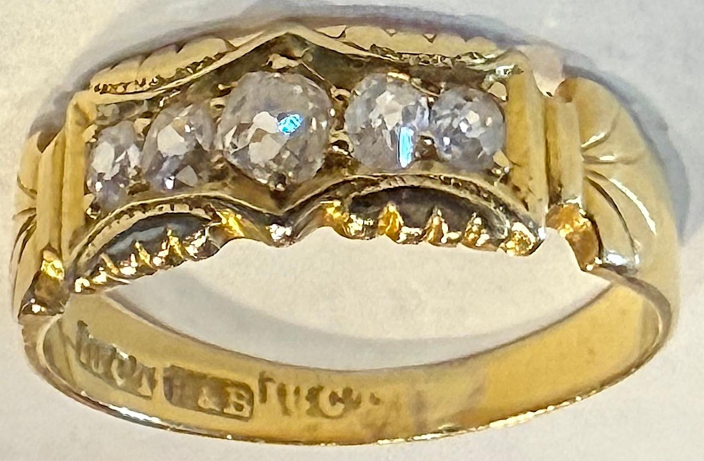 C1890 Viktorianischer 18K 5 Diamanten Ring markiert E&B (Kissenschliff) im Angebot