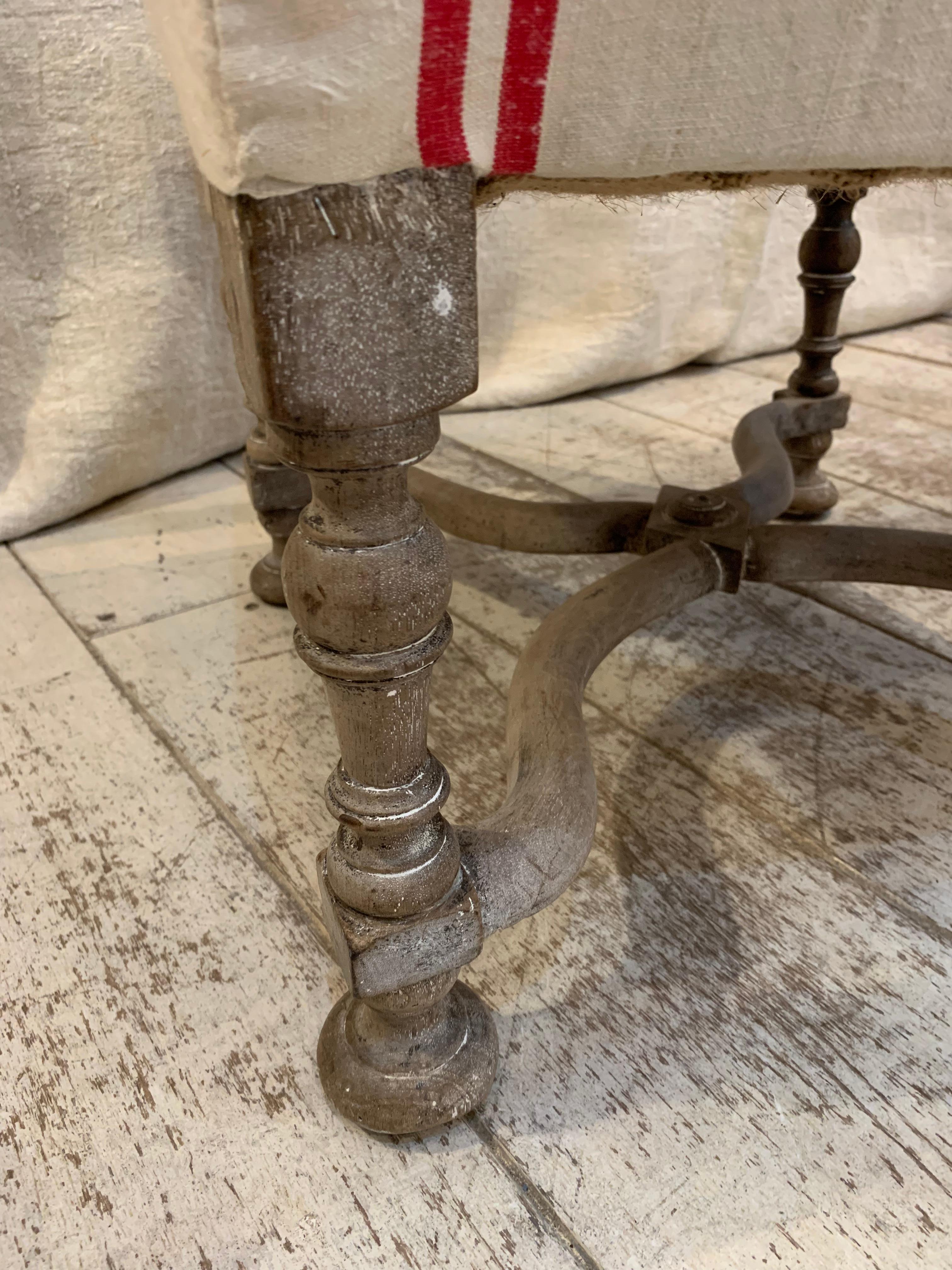 C18th century French country provincial chair In Good Condition For Sale In London, GB