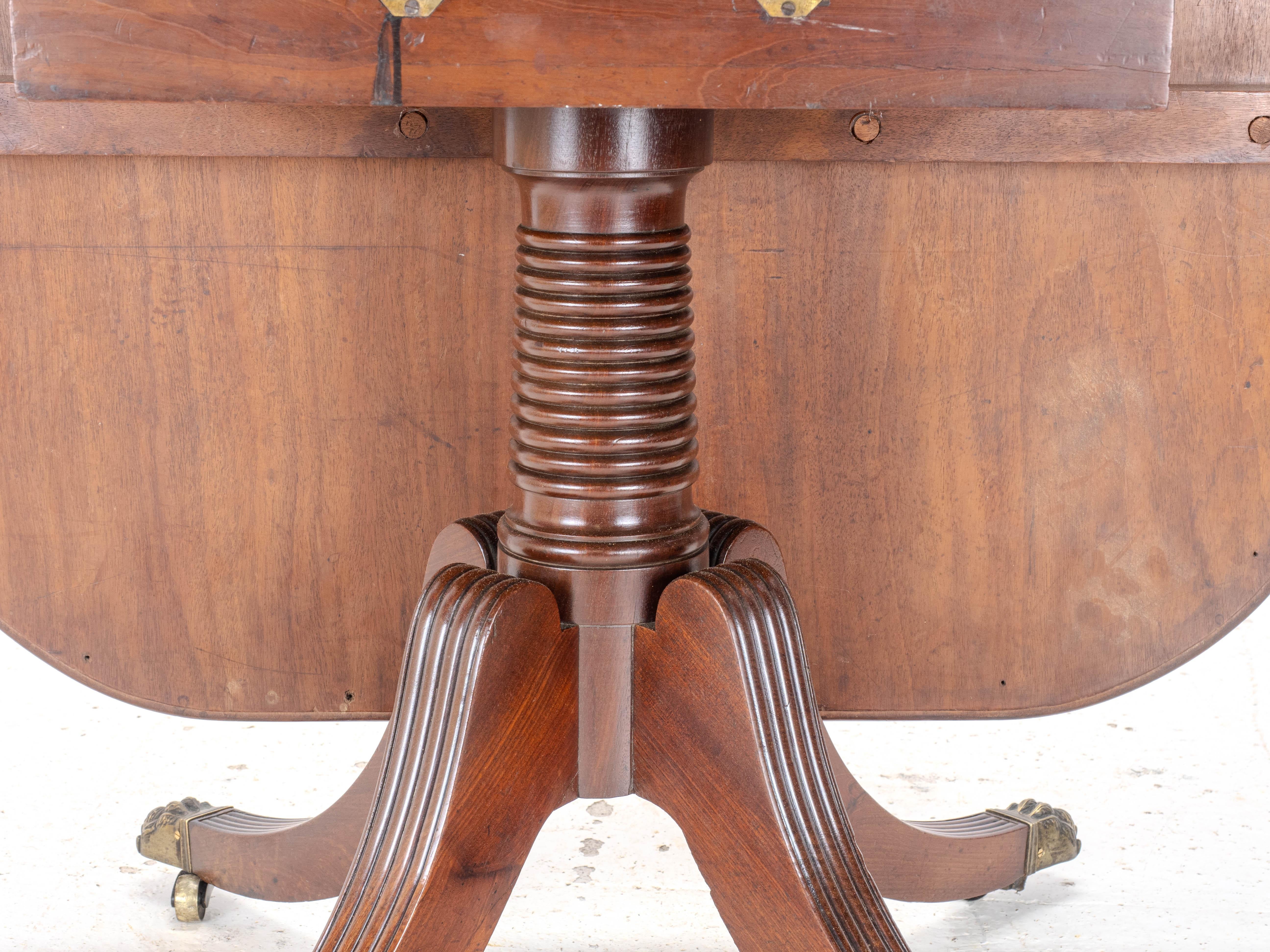C.18th Georgian Mahogany Oblong Dining Table (Tilt-Top Breakfast Chippendale) For Sale 12