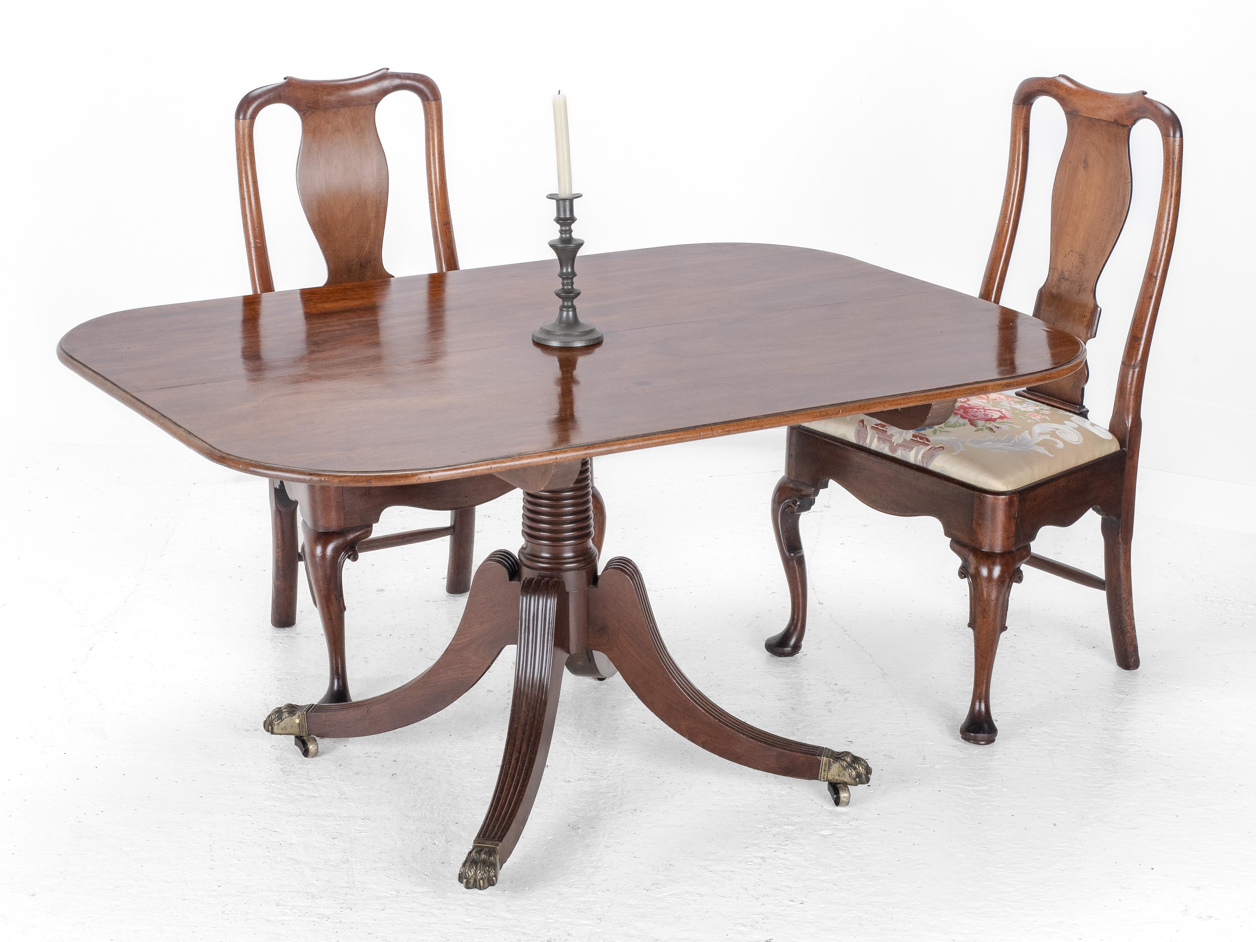 George III Mahogany Tilt-Top Dining or Breakfast Table, Late 18th Century

A fine late 18th century George III period mahogany tilt-top dining or breakfast table, in the Chippendale taste. This high-quality example features an oblong top of richly