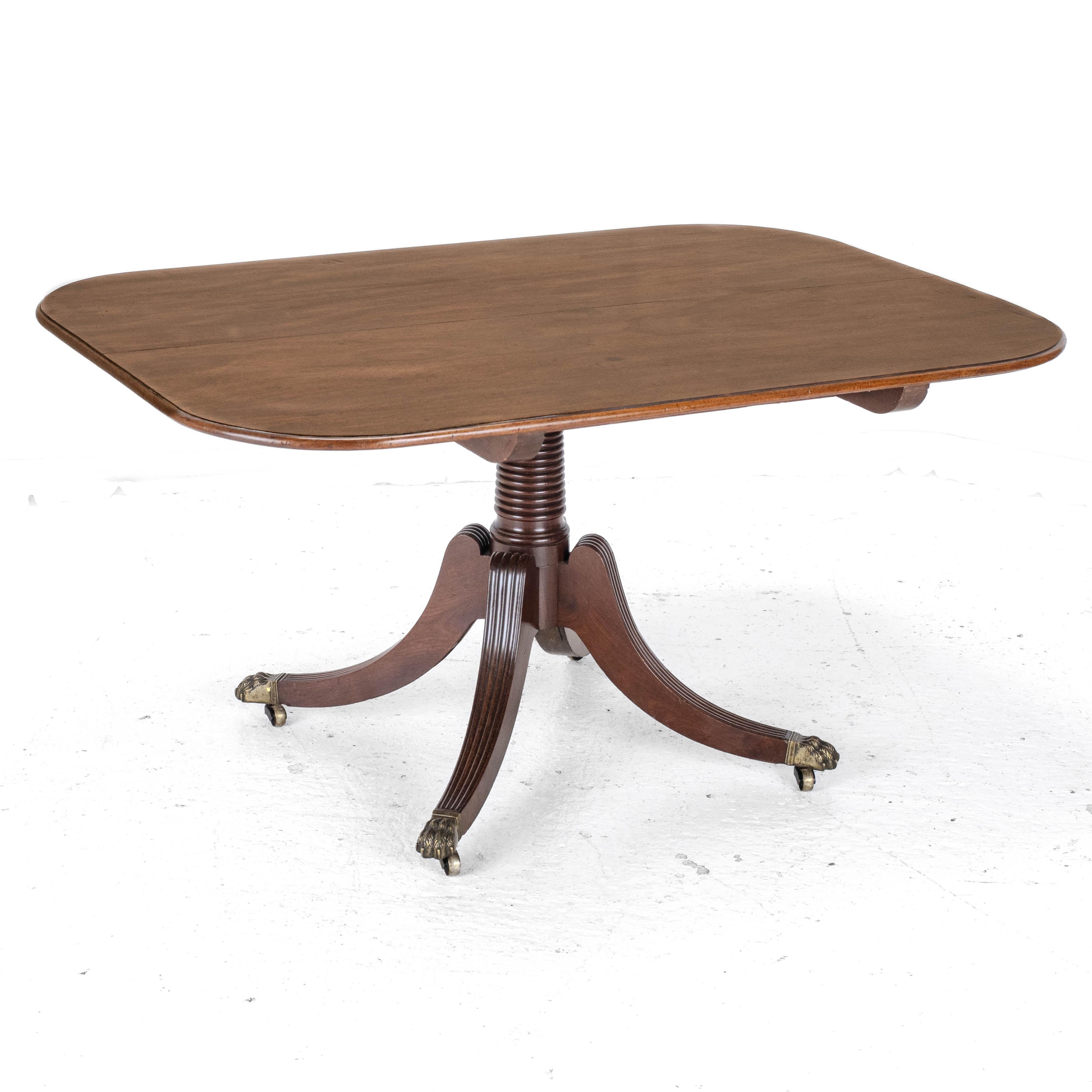 C.18th Georgian Mahogany Oblong Dining Table (Tilt-Top Breakfast Chippendale) In Good Condition For Sale In Leeds, GB