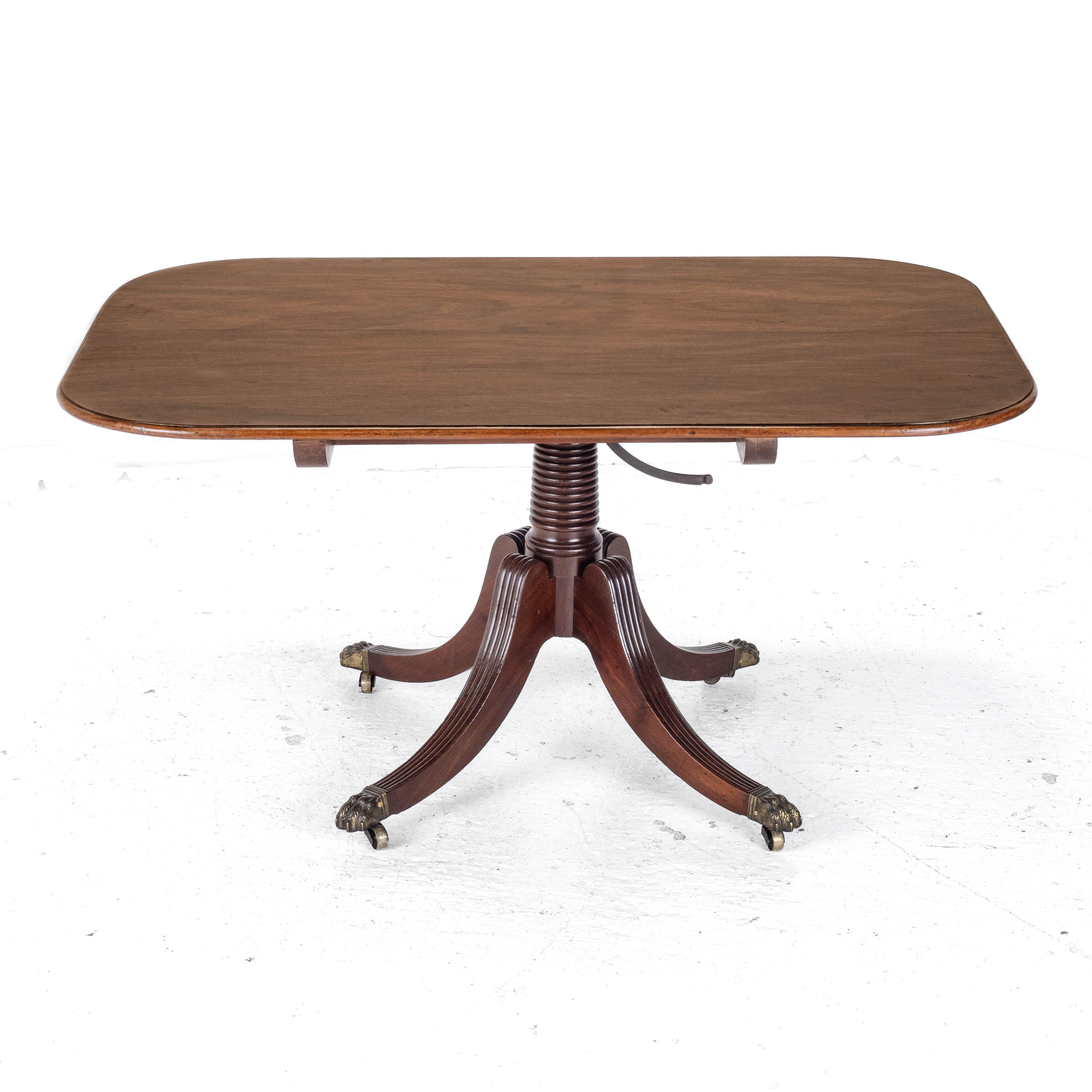 C.18th Georgian Mahogany Oblong Dining Table (Tilt-Top Breakfast Chippendale) For Sale 3