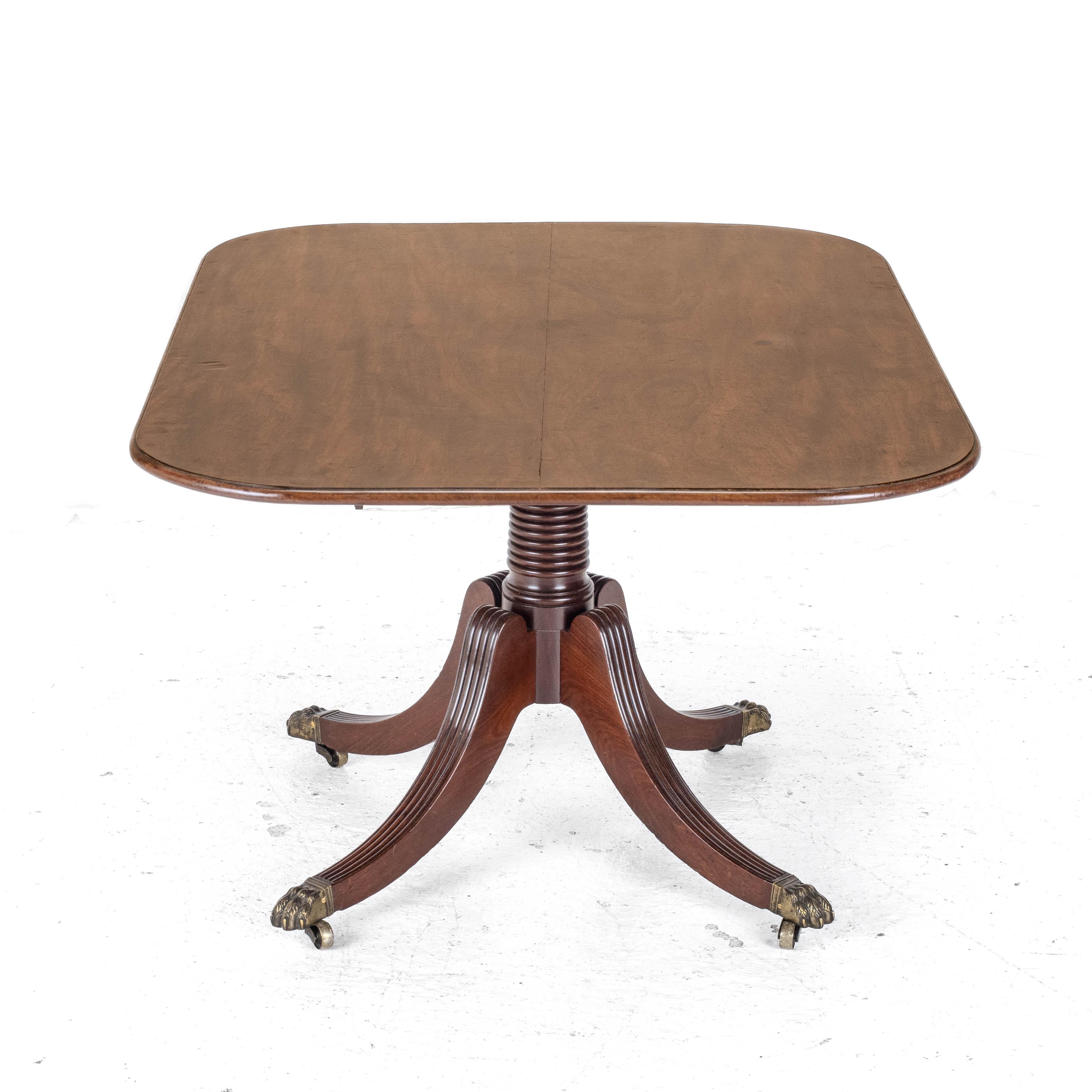C.18th Georgian Mahogany Oblong Dining Table (Tilt-Top Breakfast Chippendale) For Sale 4