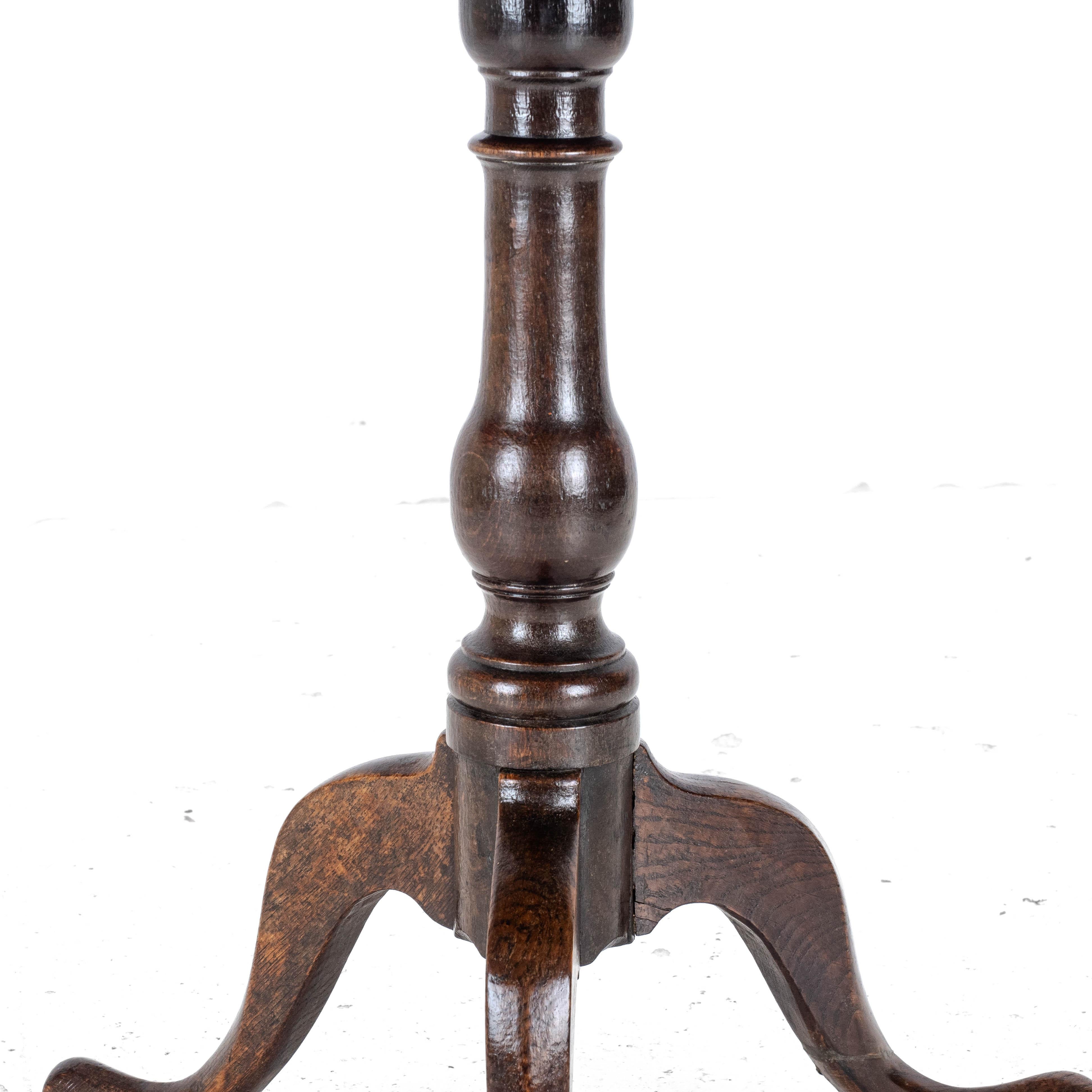 C18th Georgian Oak Country Wine Tilt Top Tripod Table (George III Side Lamp) 12