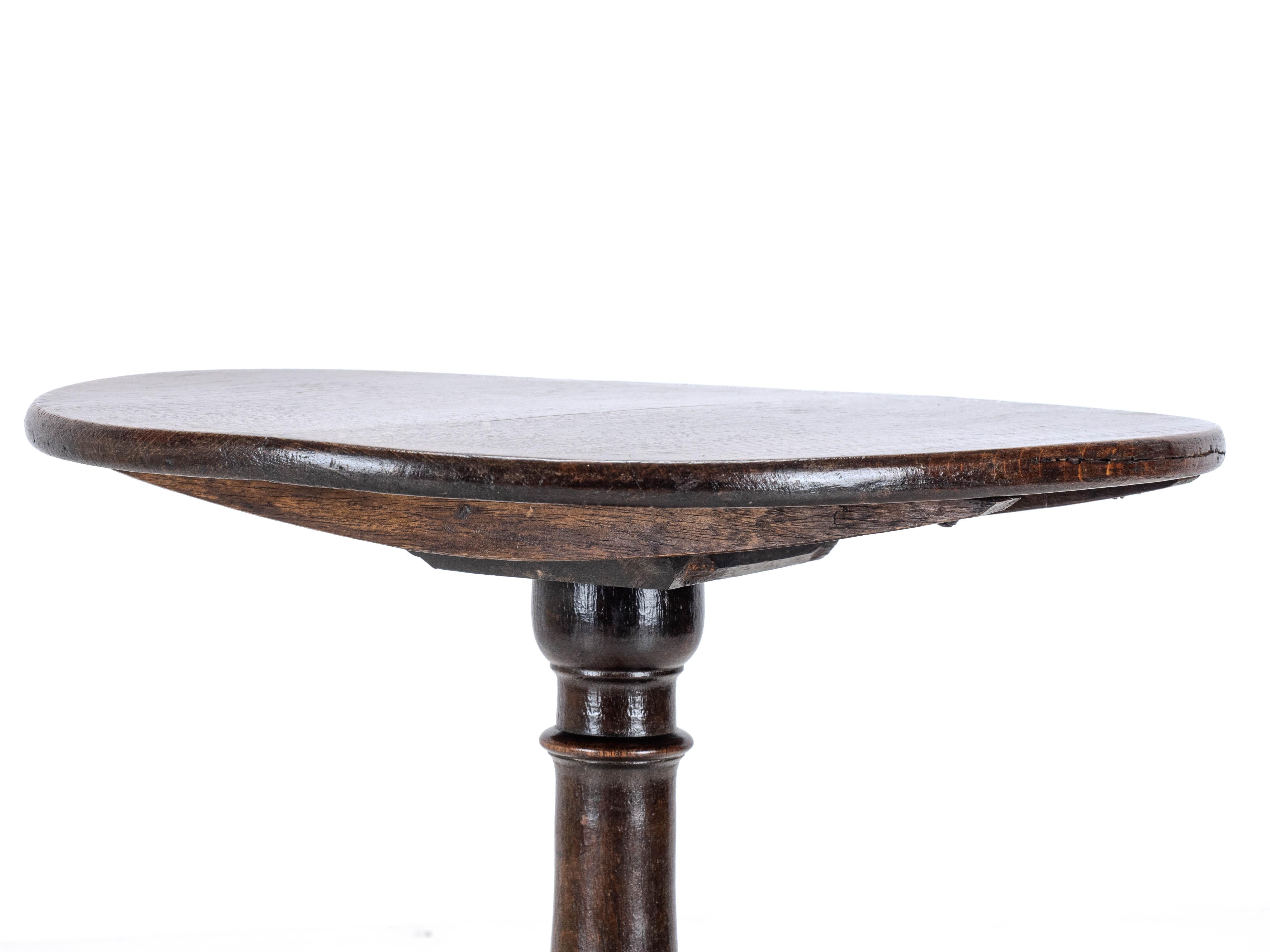 C18th Georgian Oak Country Wine Tilt Top Tripod Table (George III Side Lamp) 13
