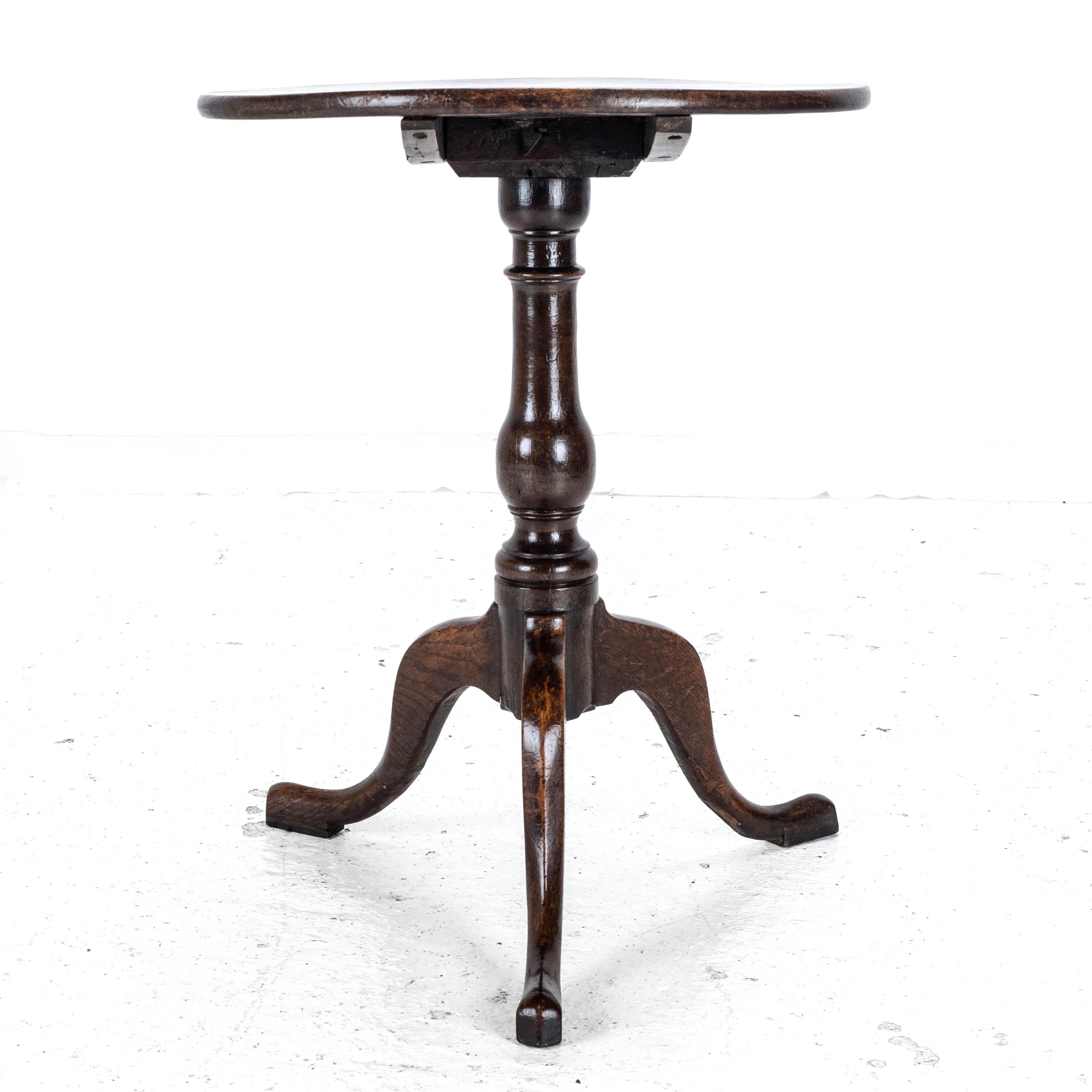 C18th Georgian Oak Country Wine Tilt Top Tripod Table (George III Side Lamp) 1
