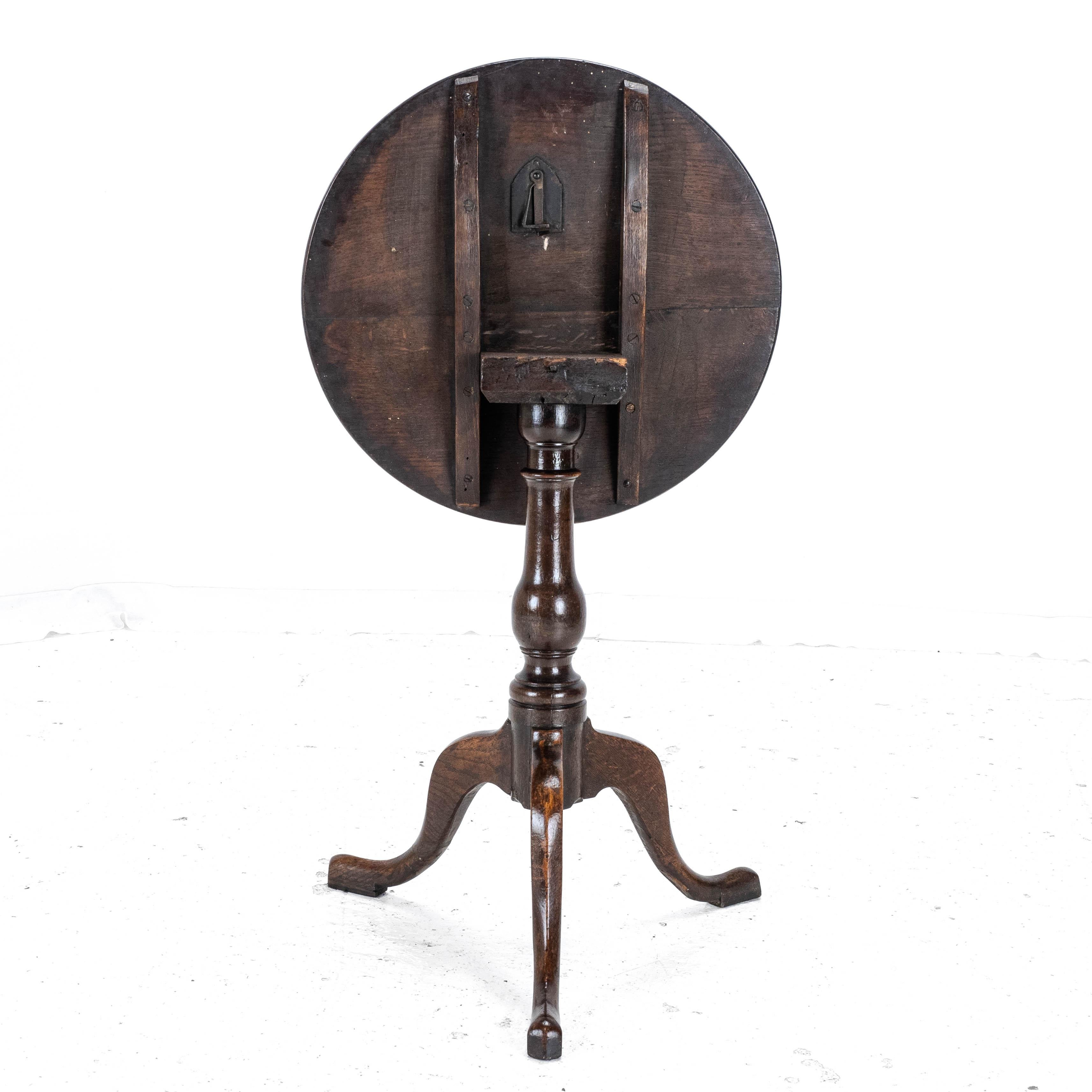 C18th Georgian Oak Country Wine Tilt Top Tripod Table (George III Side Lamp) 2