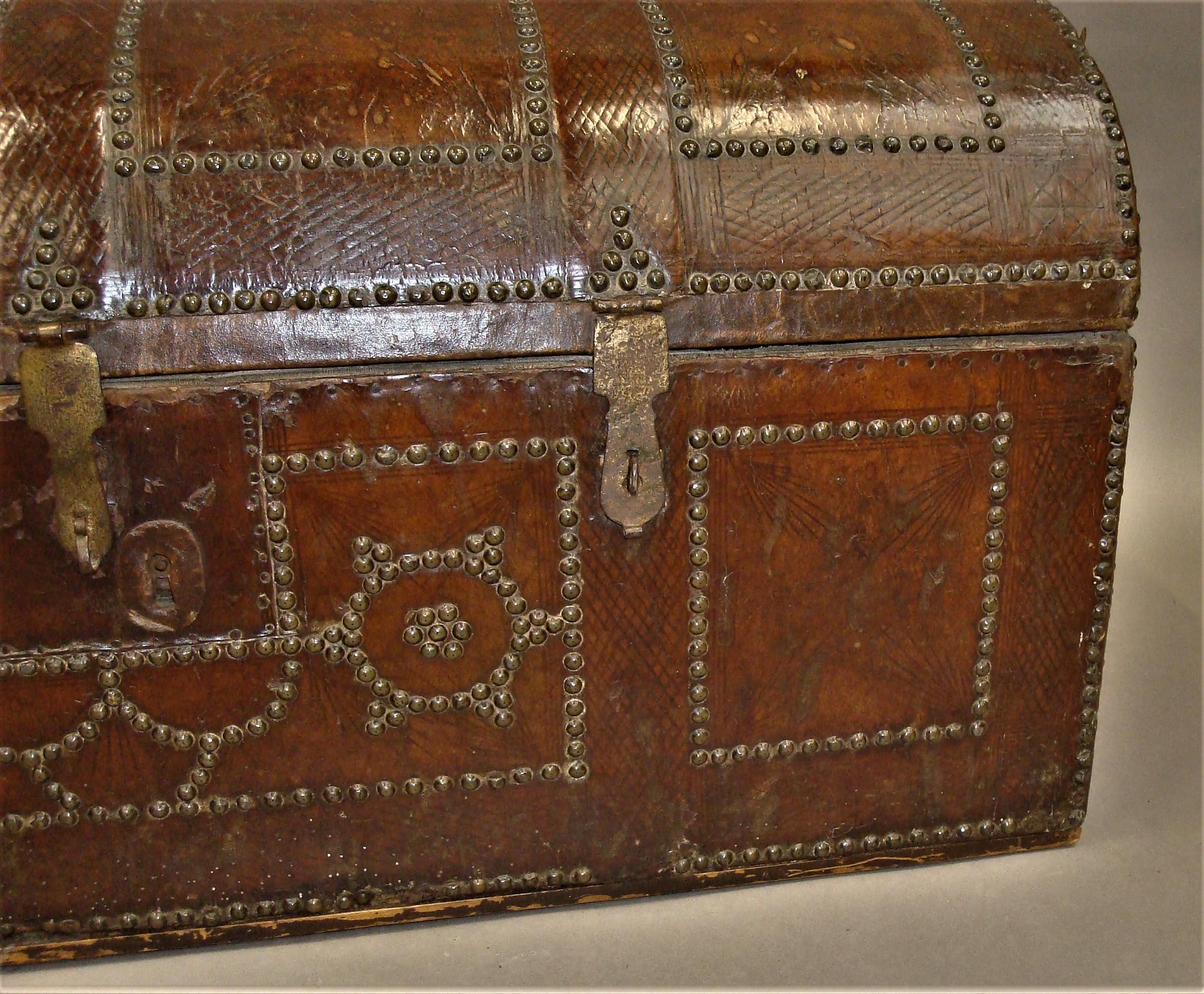 18th Century Pair of Spanish Leather Travelling Trunks Chests For Sale 7