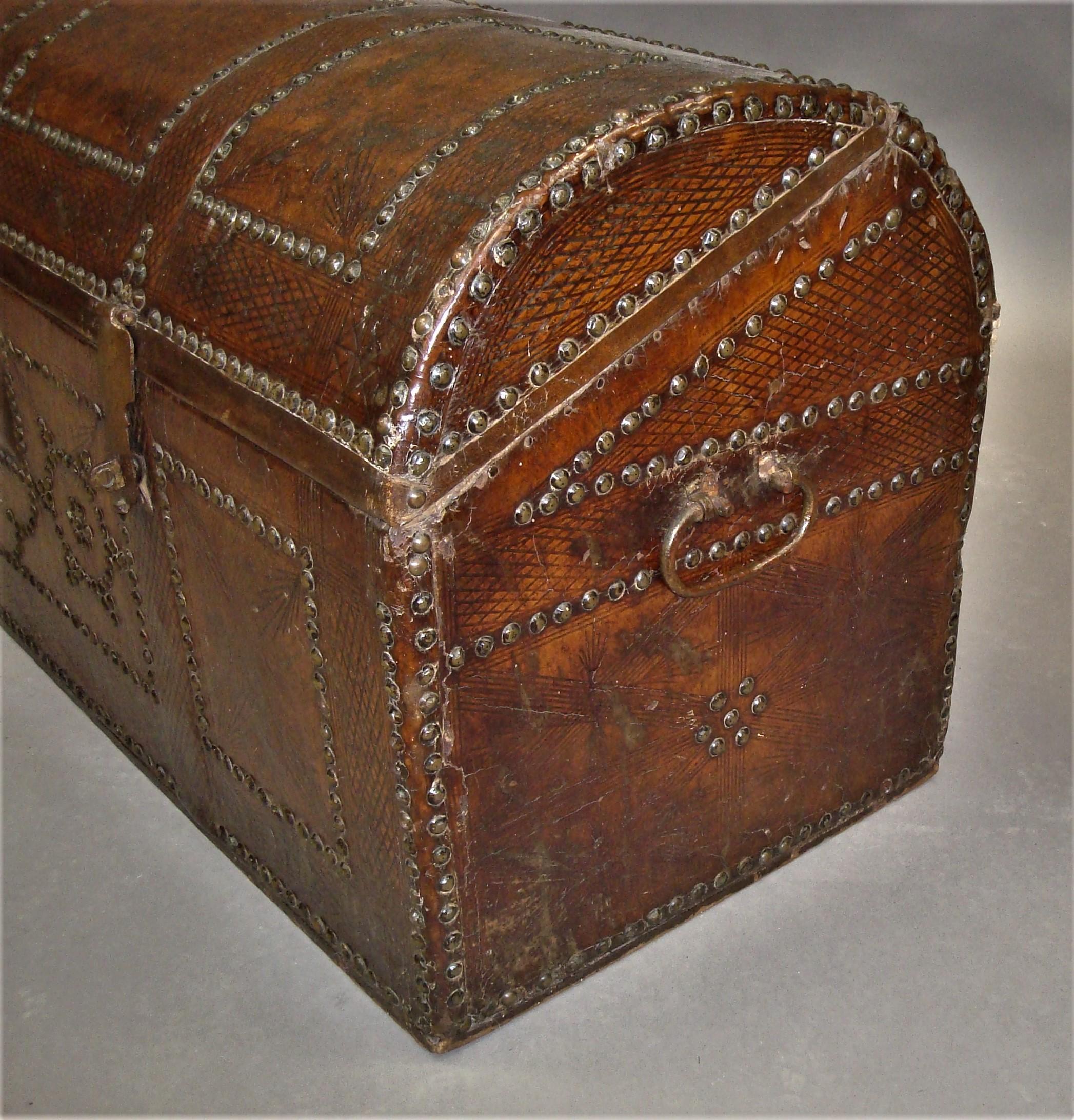 18th Century Pair of Spanish Leather Travelling Trunks Chests For Sale 9