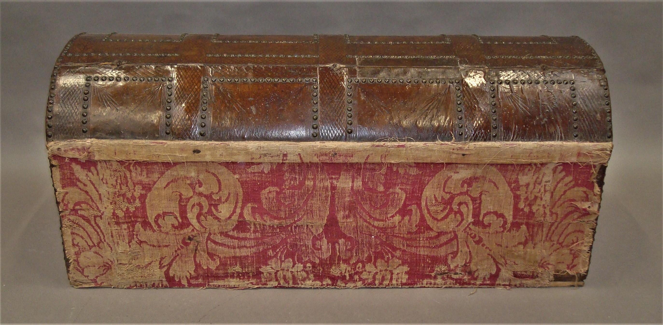 18th Century Pair of Spanish Leather Travelling Trunks Chests For Sale 14