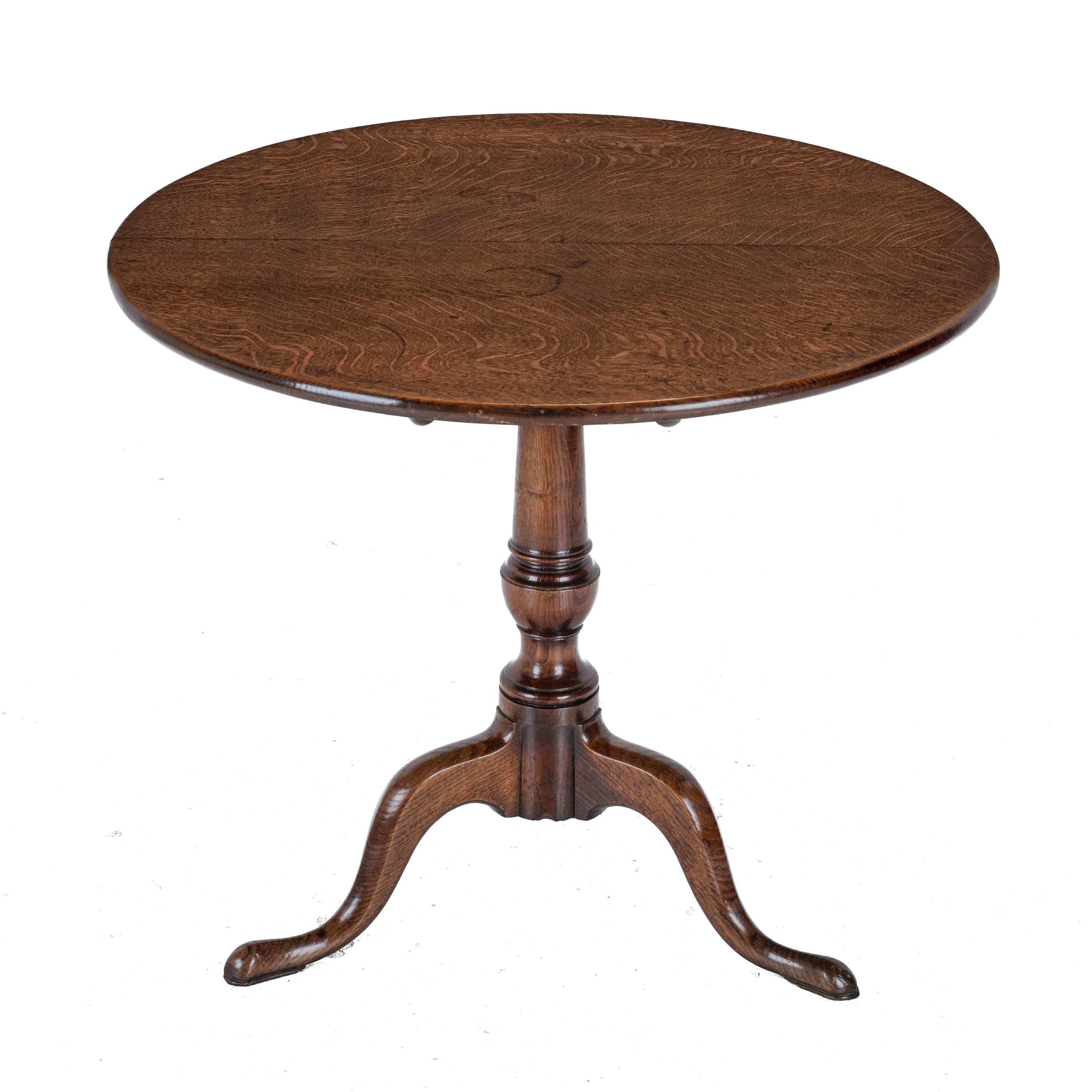 C.18th Georgian Well Figured Oak Tripod Supper Table (Quarter Sawn Book Matched) In Good Condition In Leeds, GB