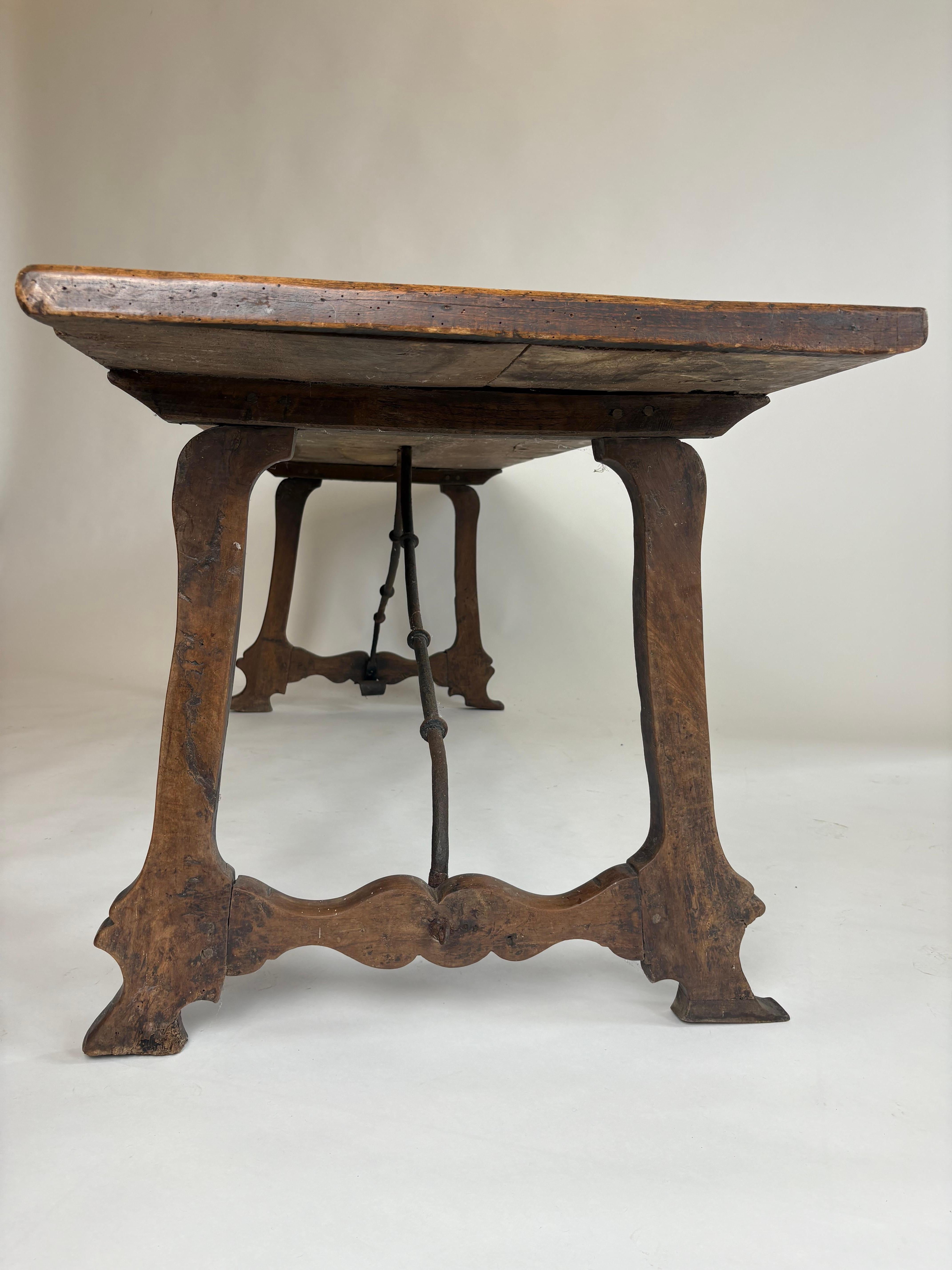 C18th Spanisch Nussbaum Tisch im Angebot 6