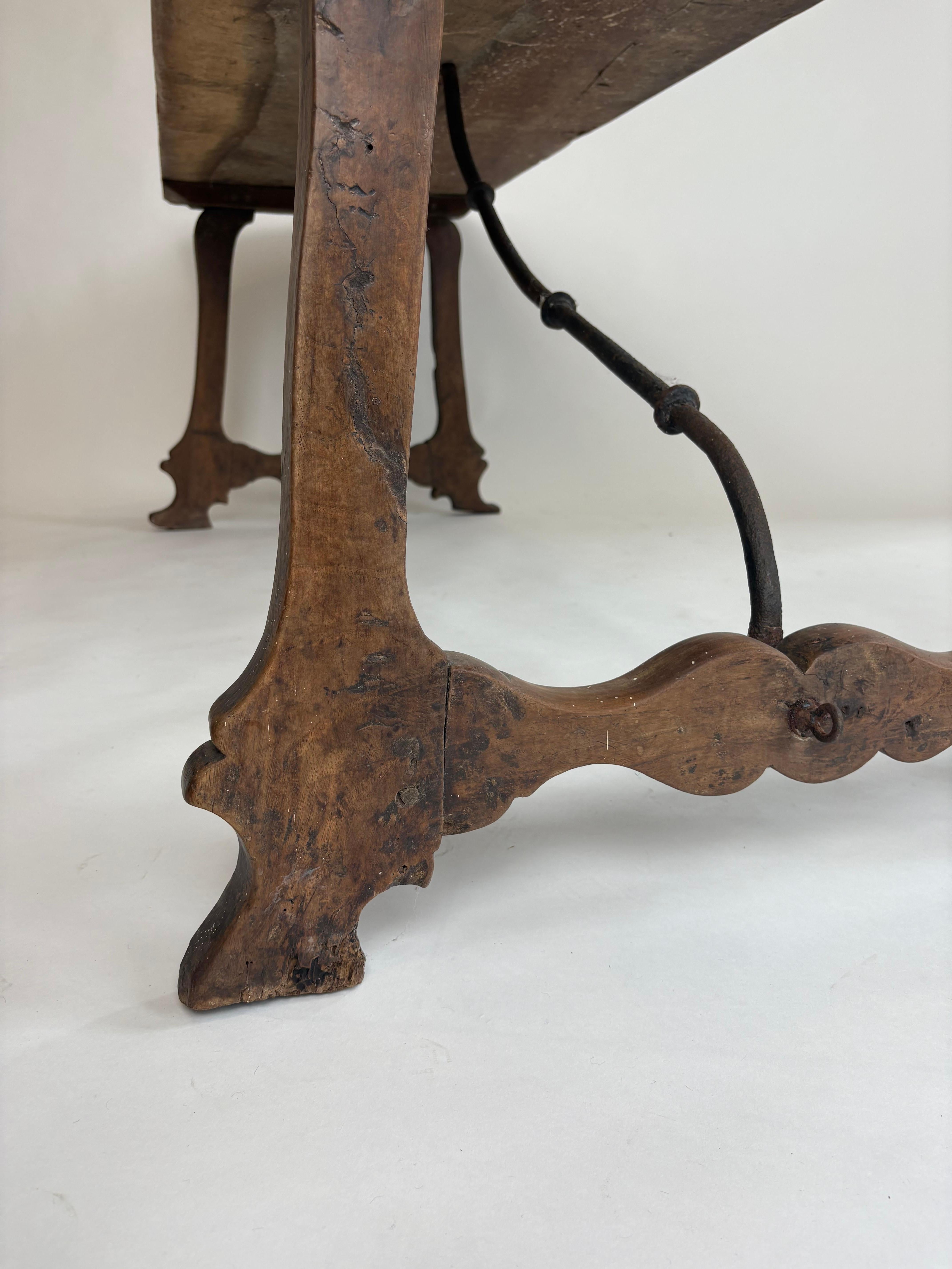 C18th Spanisch Nussbaum Tisch im Angebot 7