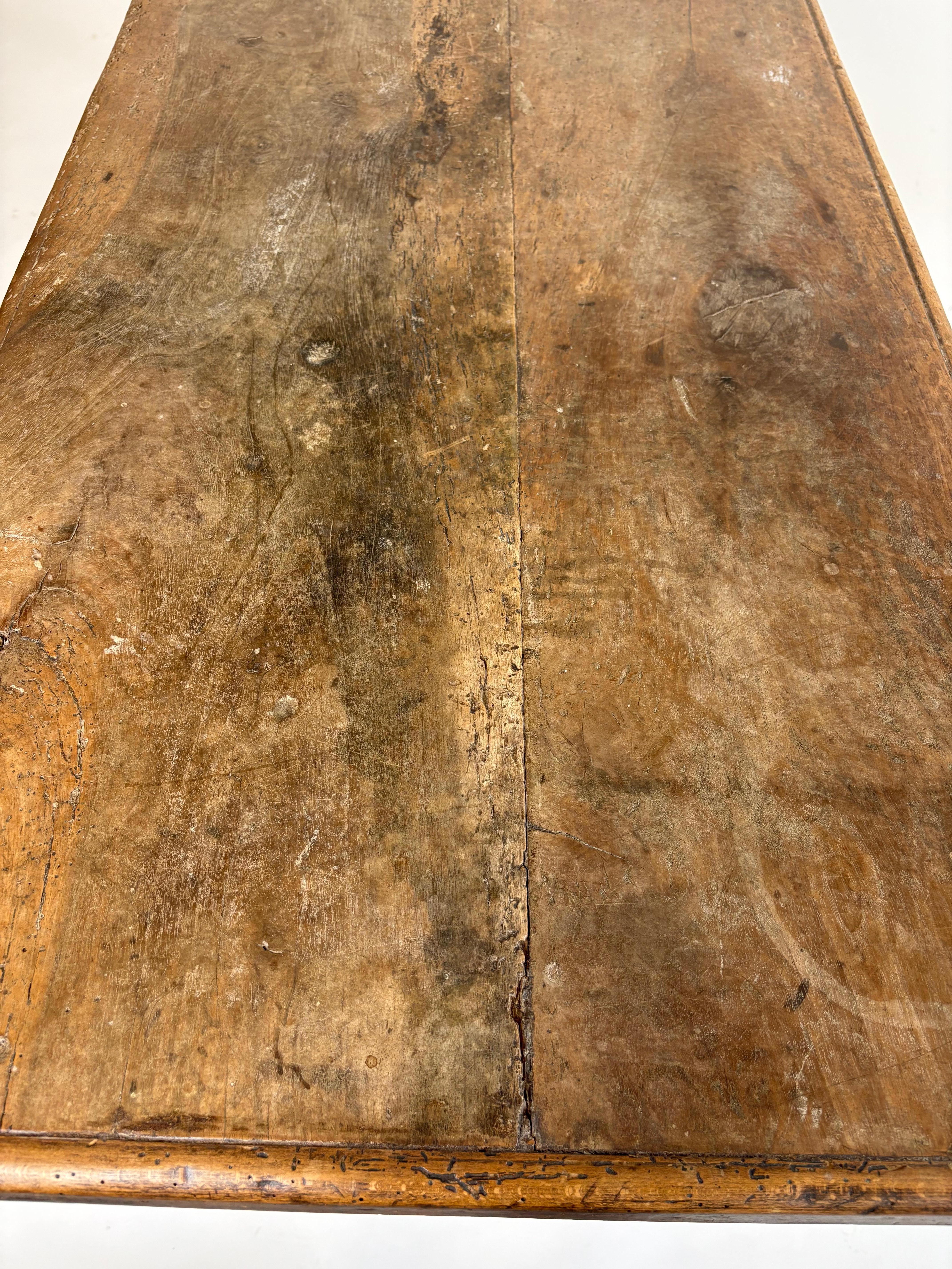 C18th Spanisch Nussbaum Tisch im Angebot 11