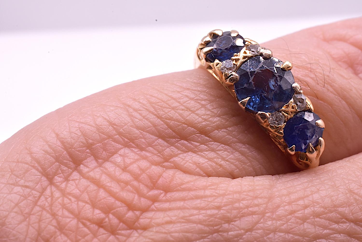 C.1900 18K Diamond and Sapphire 7 Stone Half Hoop Ring In Excellent Condition In Baltimore, MD