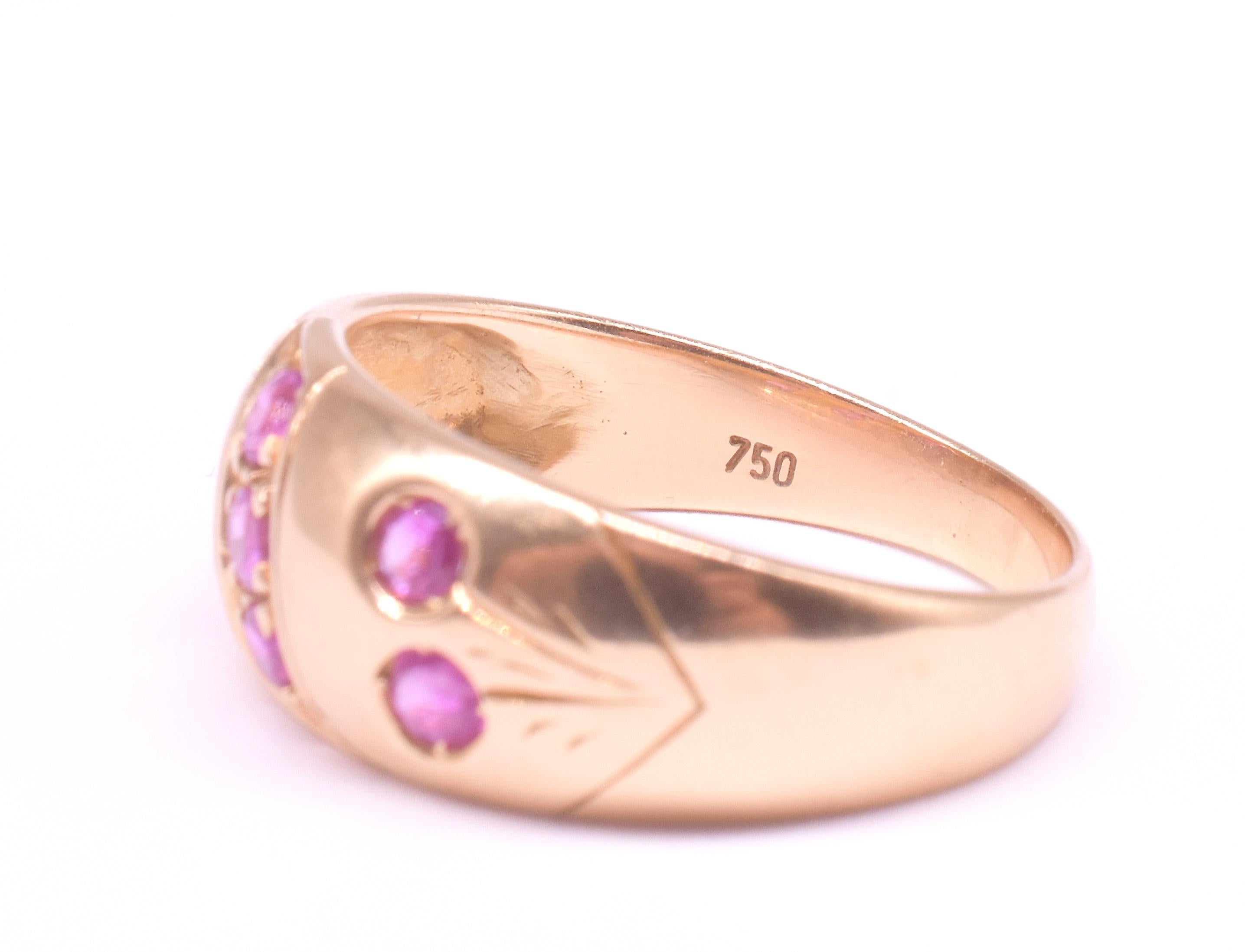C1900 18K Rubin Gypsy Ring mit Schnalle Design und geschnitzten Blumenstängel im Angebot 2