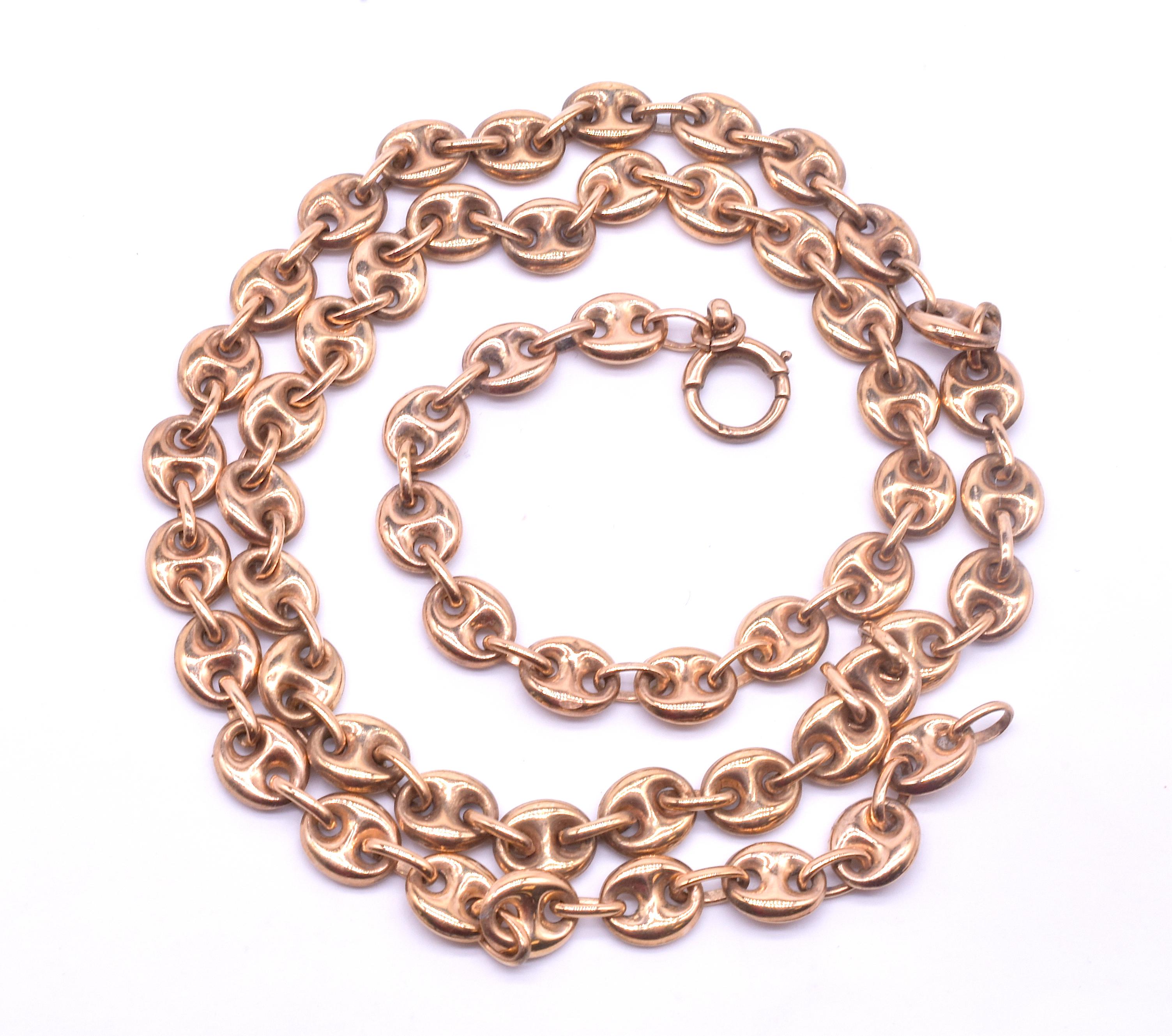 A classic Victorian 9K anchor link chain with nautical anchor links and a large ring from which to hang a pendant. We have attached our own pendant so you can see how well the necklace looks with a pendant as well as alone. The anchor link, with its