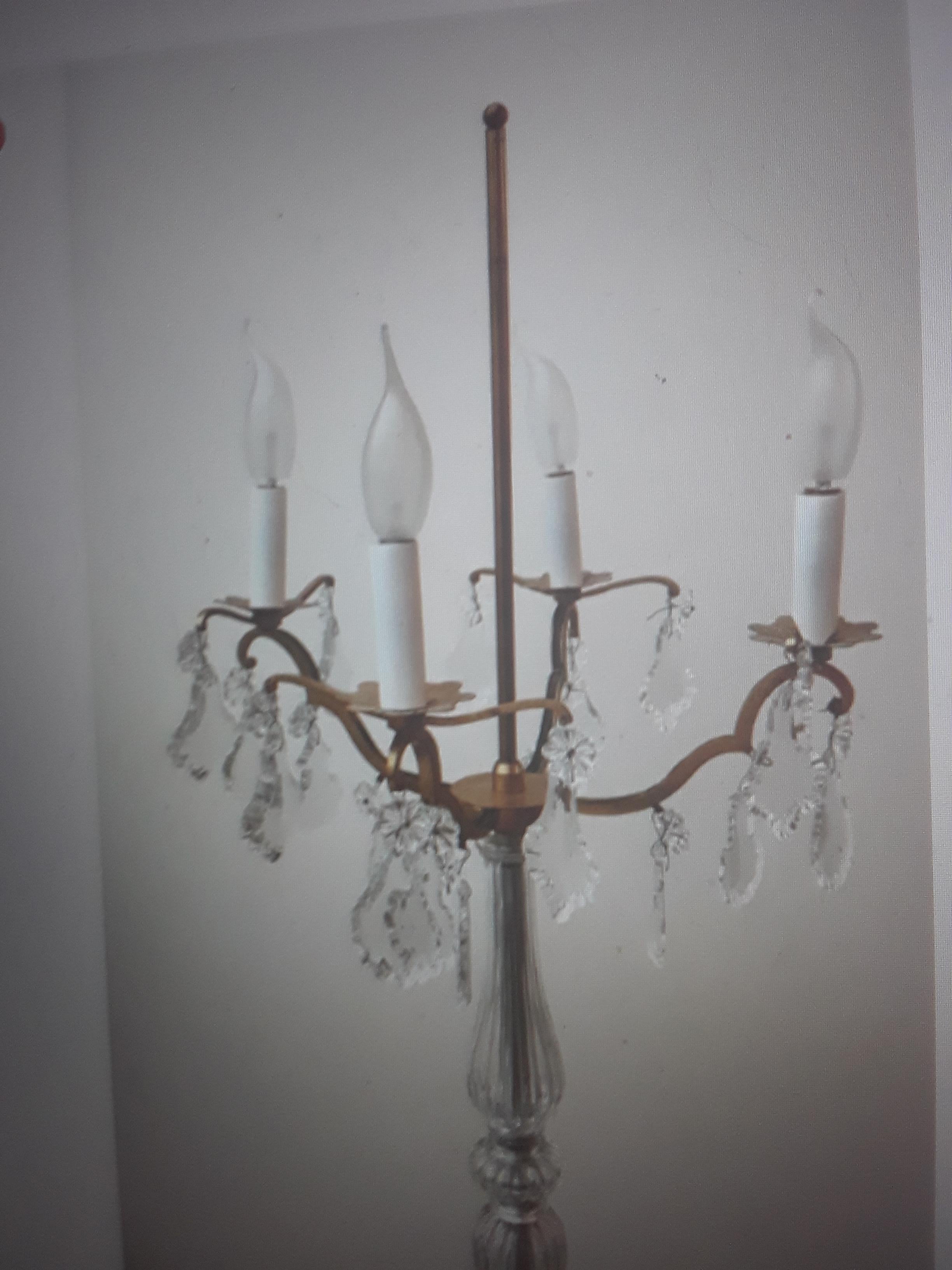 Inizio XX secolo c1900 Antique French Luigi XV Bronzo dorato con lampada da terra in cristallo firmata Baccarat in vendita