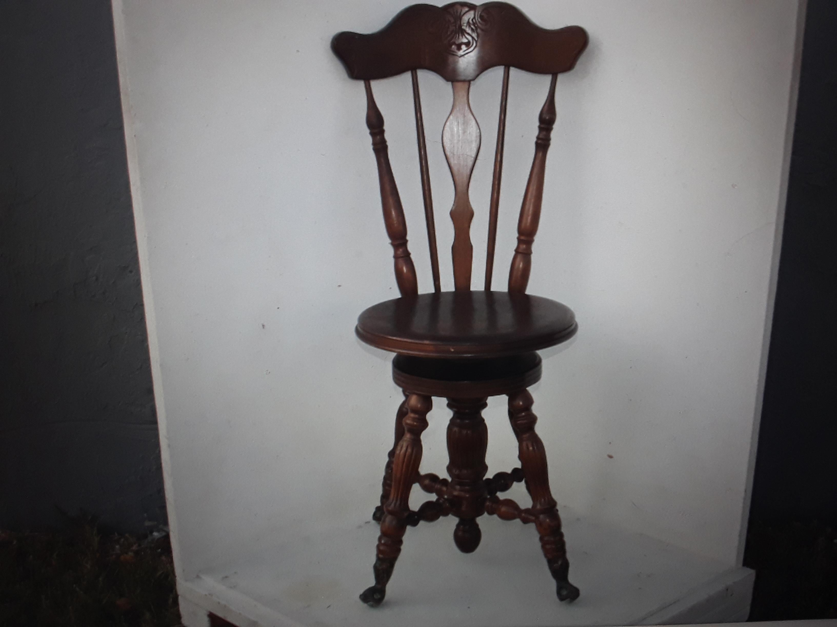 c1900 Antique Victorian High Back Ball / Claw Swivel Piano Stool For Sale 2