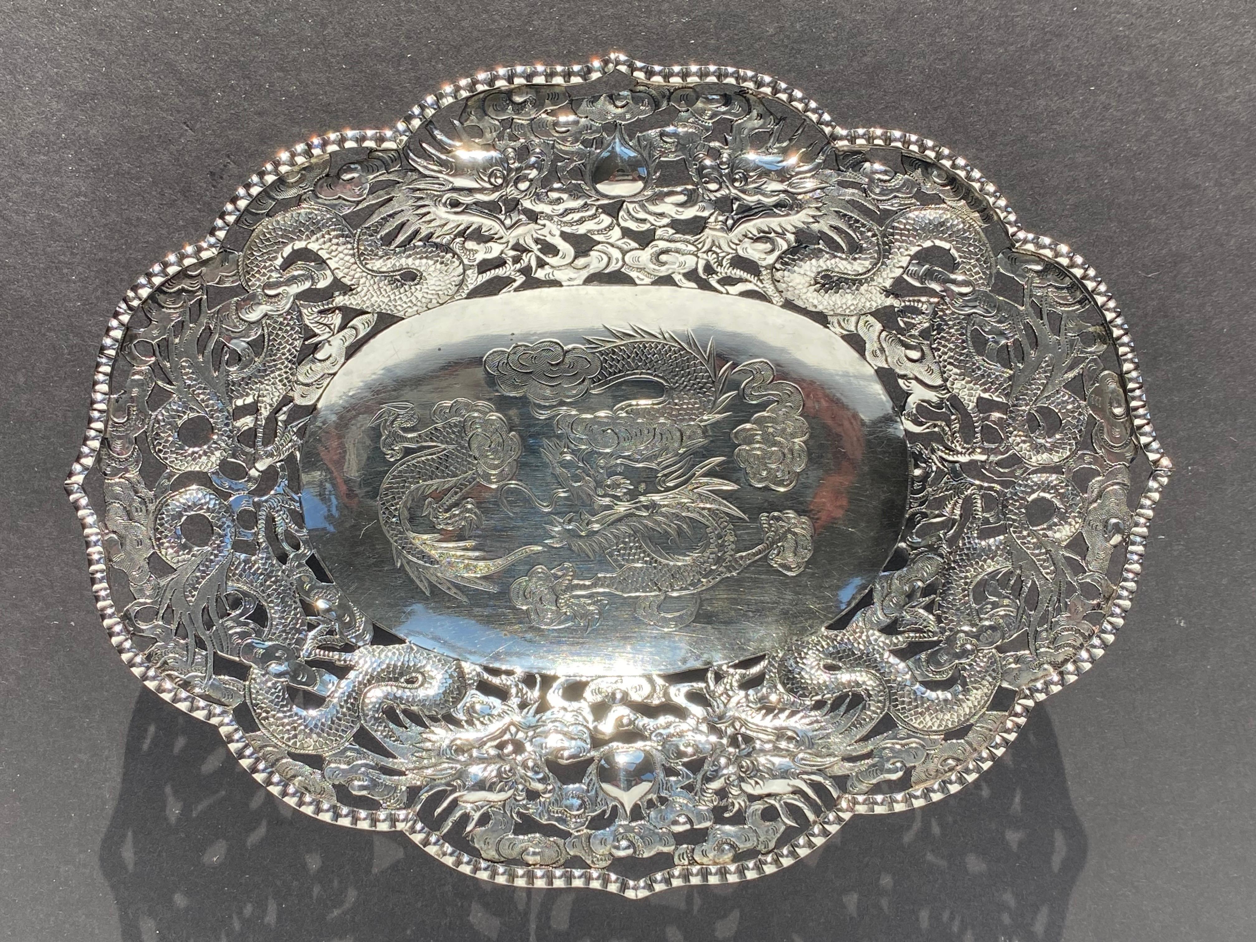 c1900 Plato de dragón de plata de exportación chino de Wang Hing Exportación china en venta