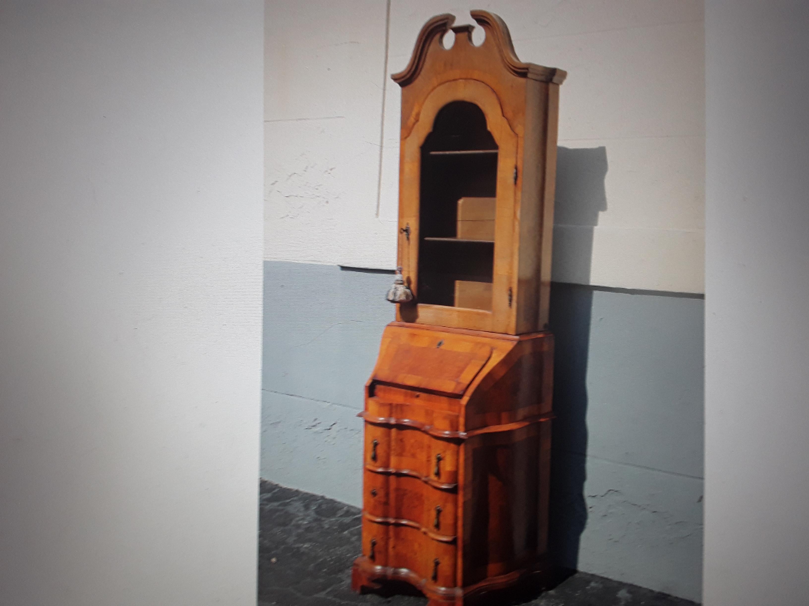 c1900 French Antique Louis XVI Style Burl Wood Secretary/ Desk - Petite Size In Good Condition For Sale In Opa Locka, FL