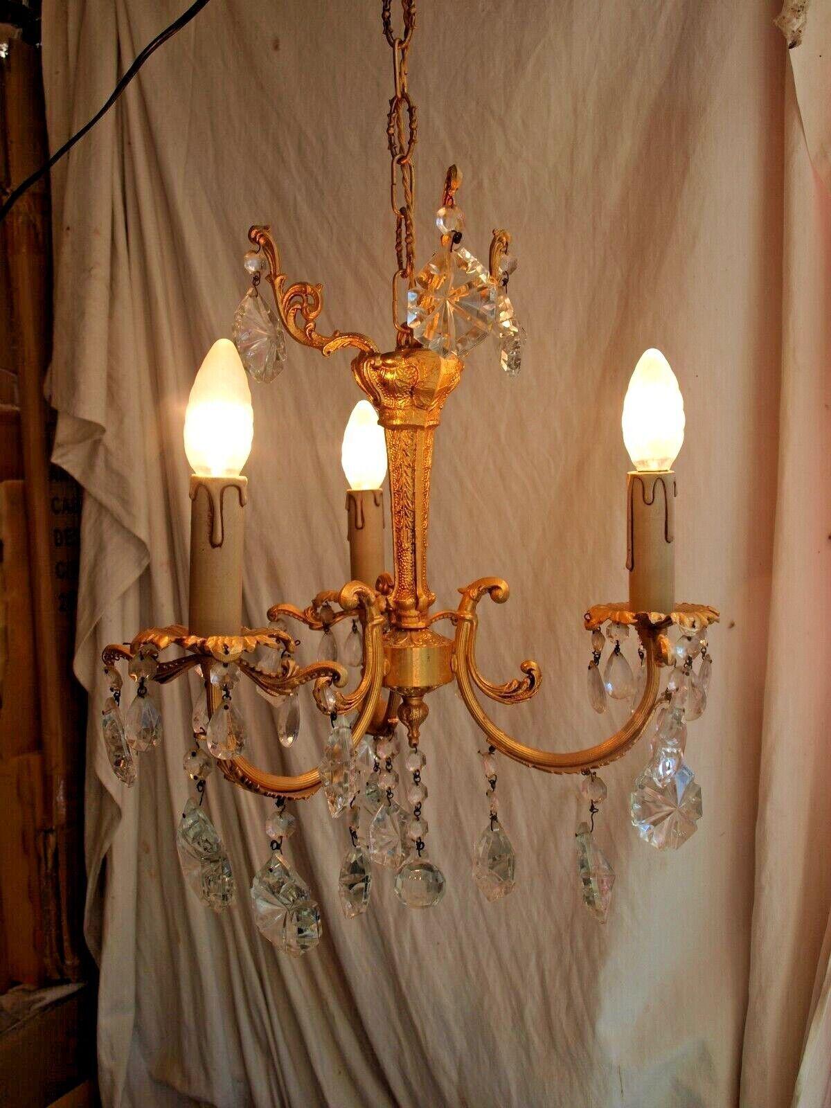 c1900 French Louis XIV Rococo Form Gilt Bronze w/ith Cut Crystal Chandelier For Sale 6