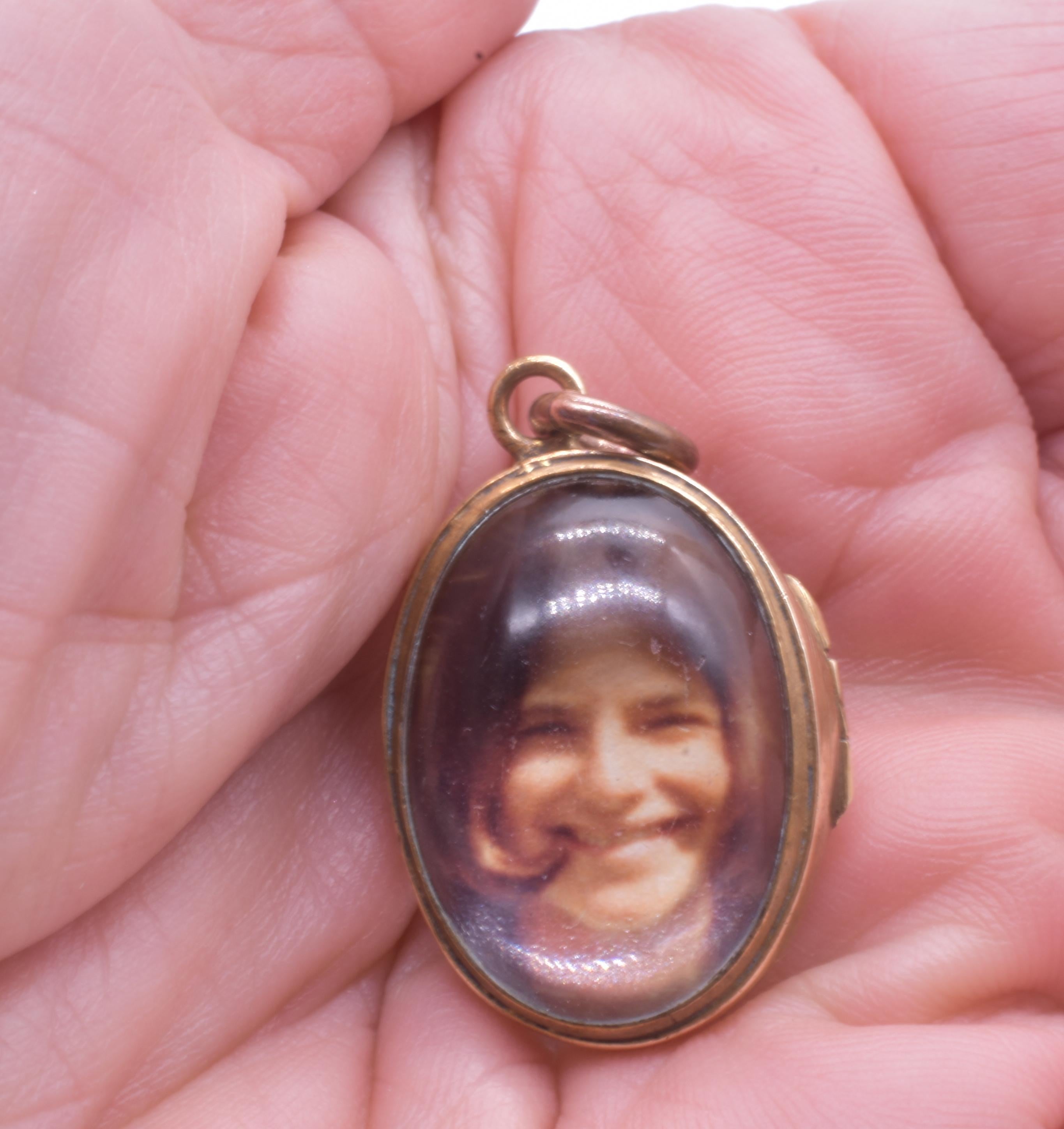 pool of light locket