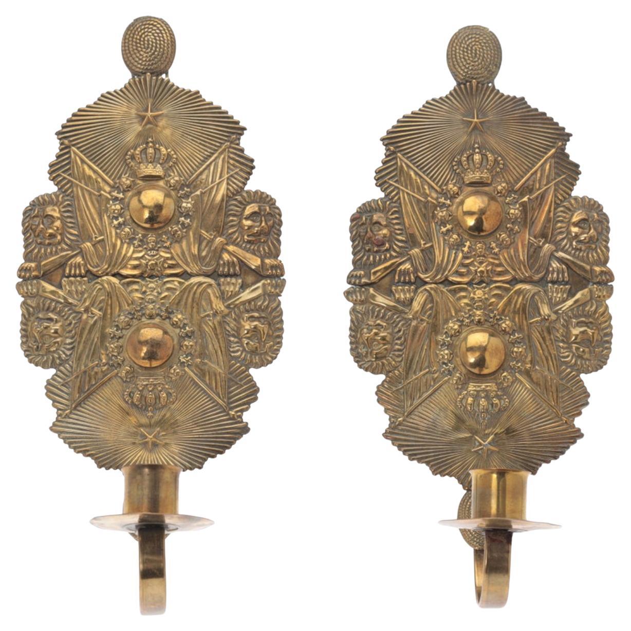 C1900 Pareja de bollos militares de pared de latón sueco