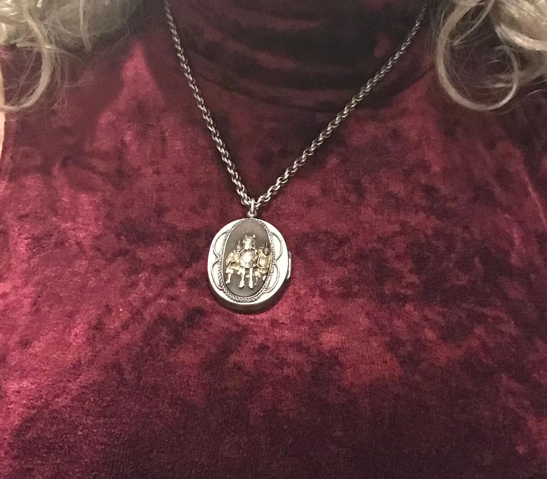 Shakudo Locket and Integrated Chain with Two Enchanting Scenes, circa 1900 8