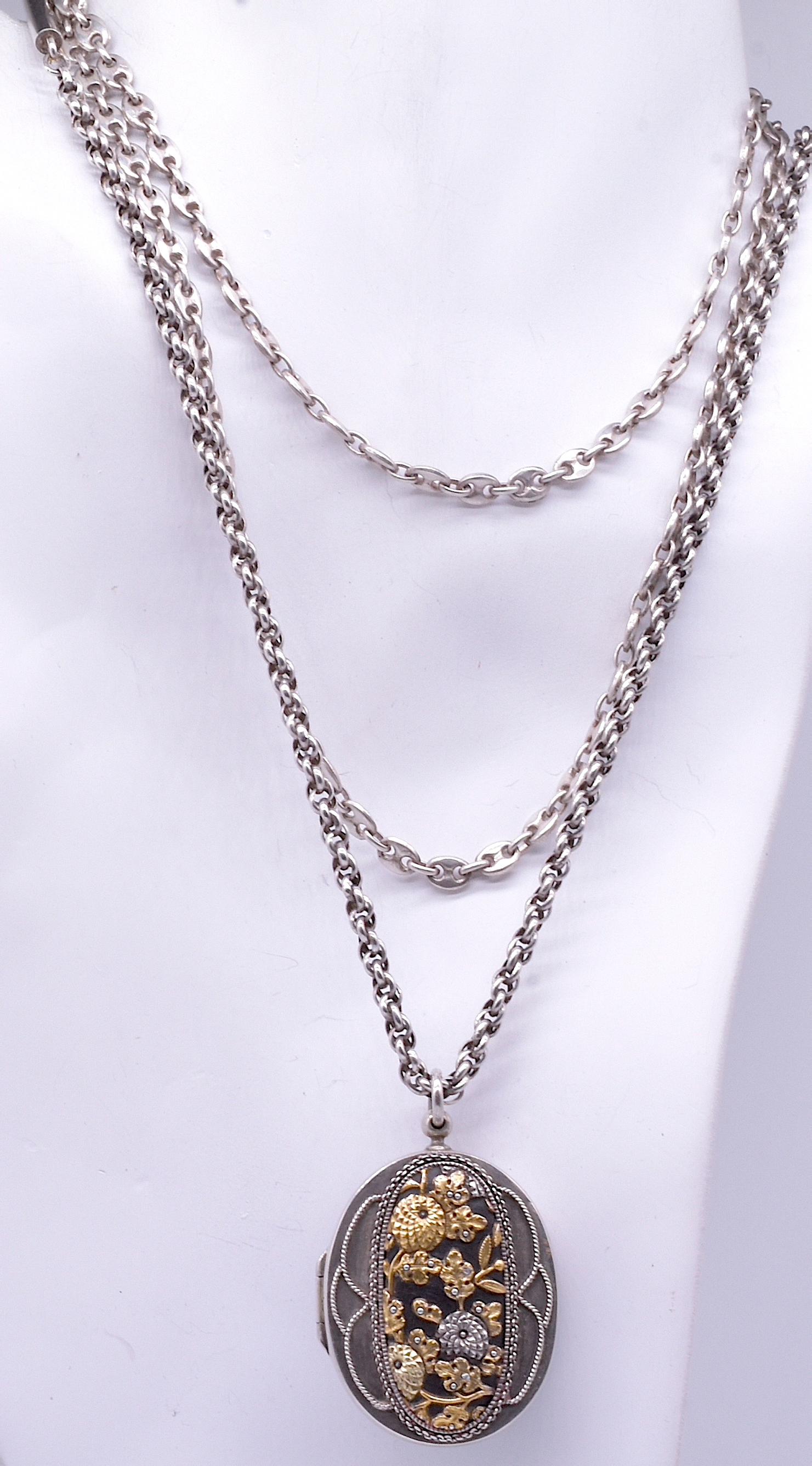 Shakudo Locket and Integrated Chain with Two Enchanting Scenes, circa 1900 10