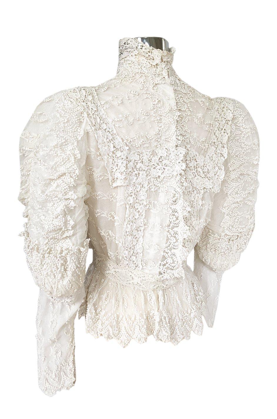 c1900s 3D White Embroidered Lace on Fine Silk Net Top w Elaborate Sleeves In Excellent Condition In Rockwood, ON