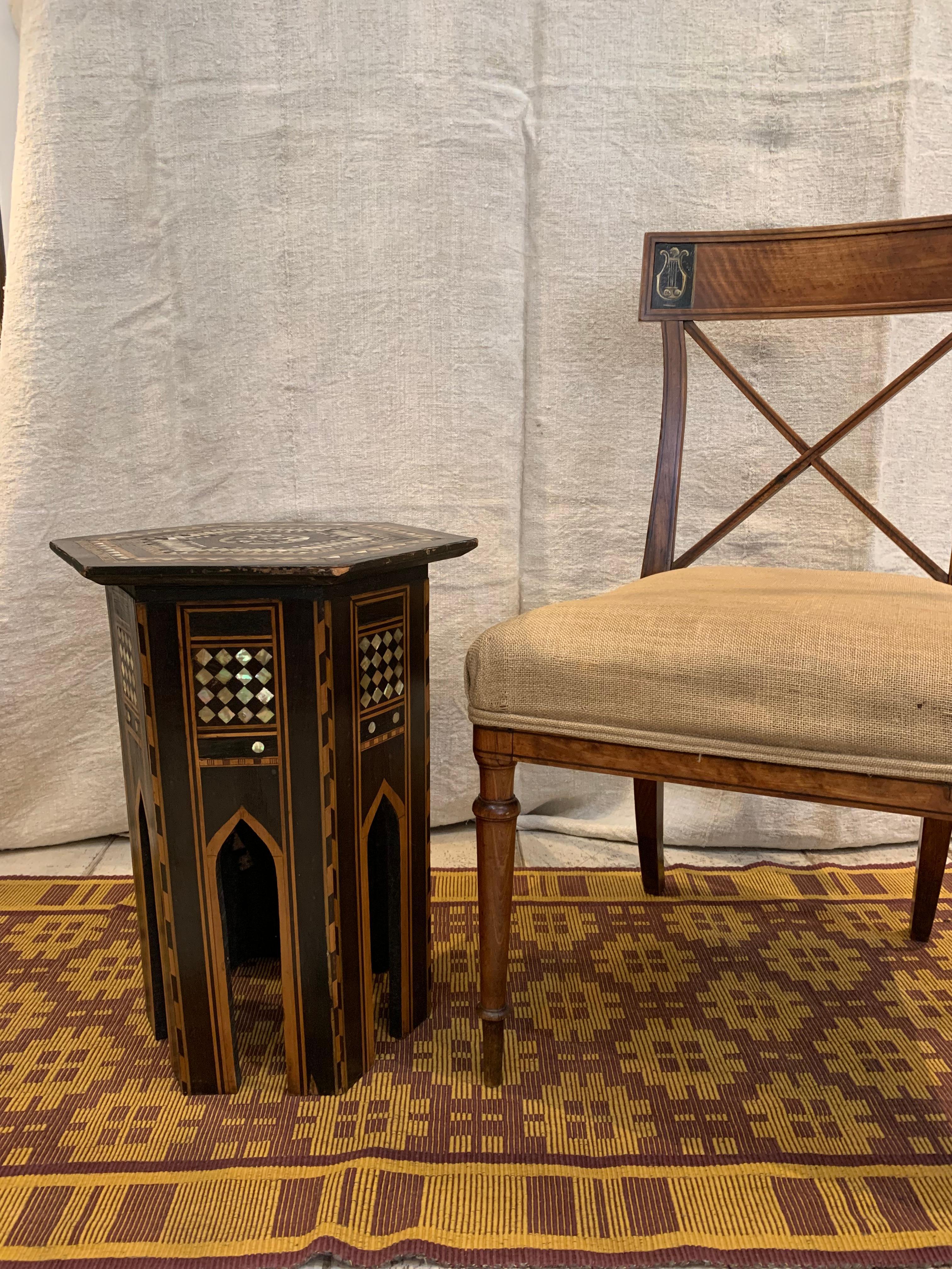 C1900s Syrian octagonal small table with mother of pearl 5