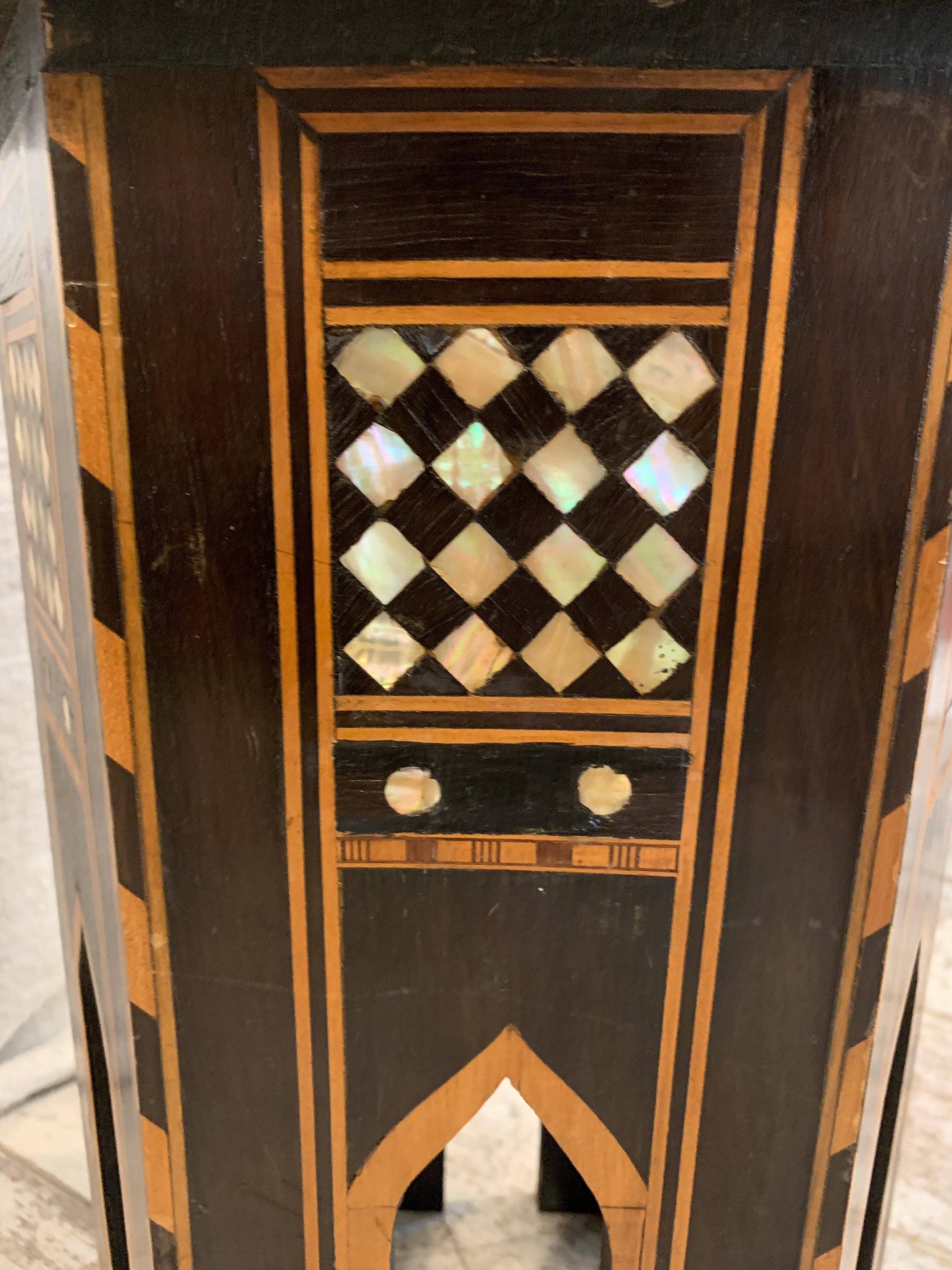 Parquetry C1900s Syrian octagonal small table with mother of pearl