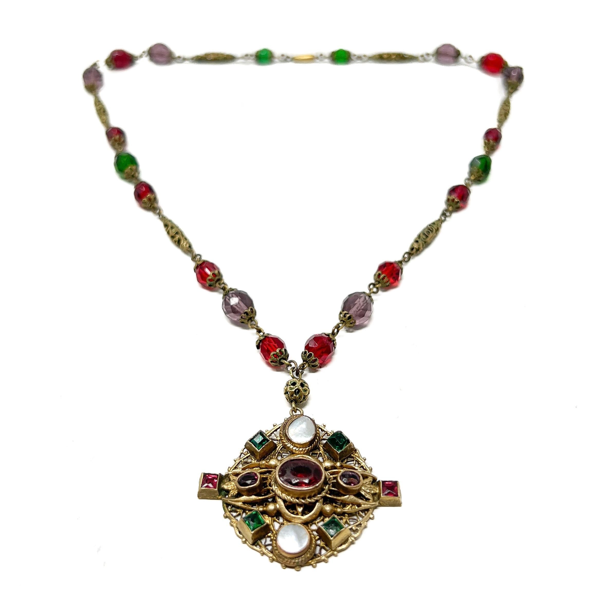 A.I.C C. Collier à pendentifs en verre antique d'inspiration byzantine Pour femmes en vente
