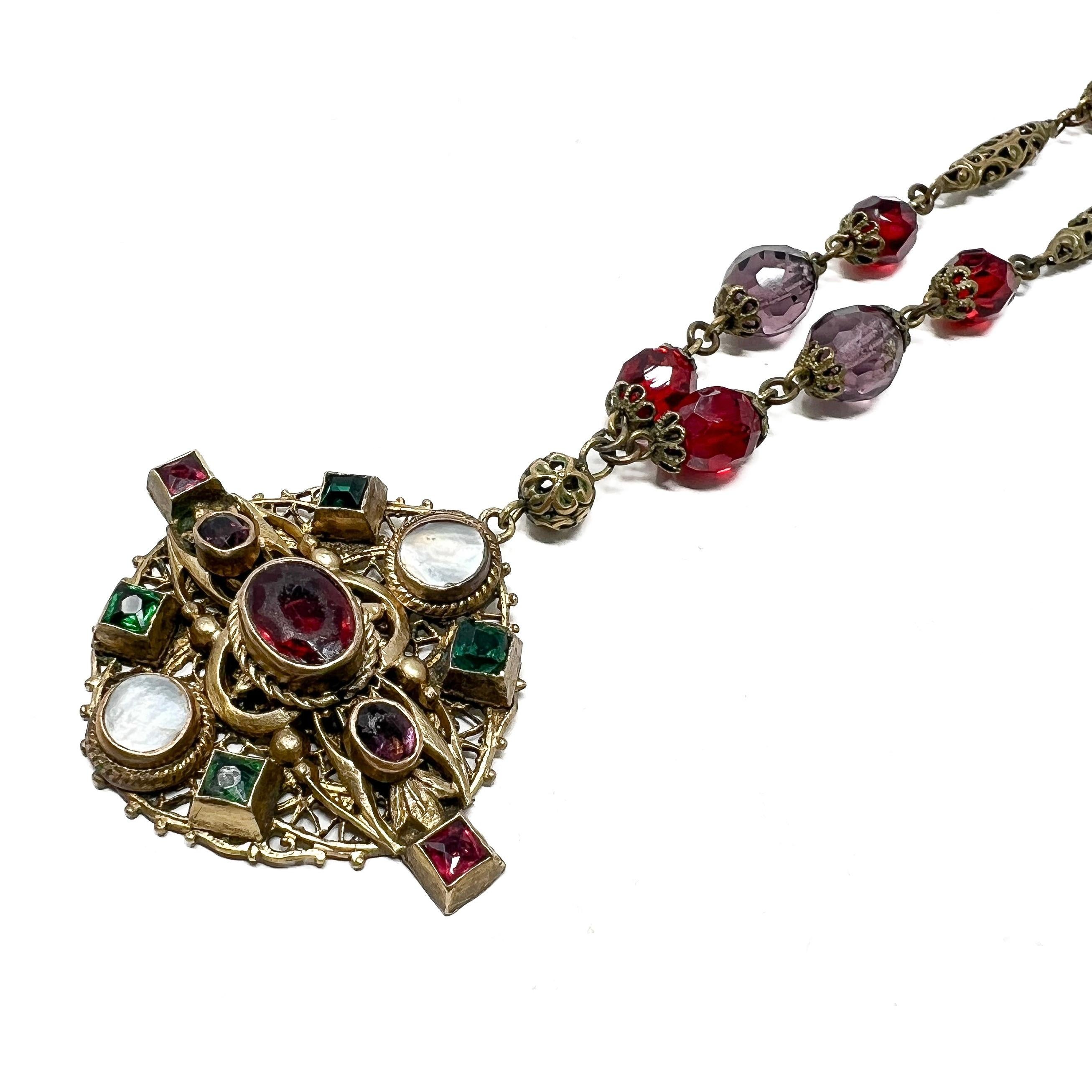 A.I.C C. Collier à pendentifs en verre antique d'inspiration byzantine en vente 3